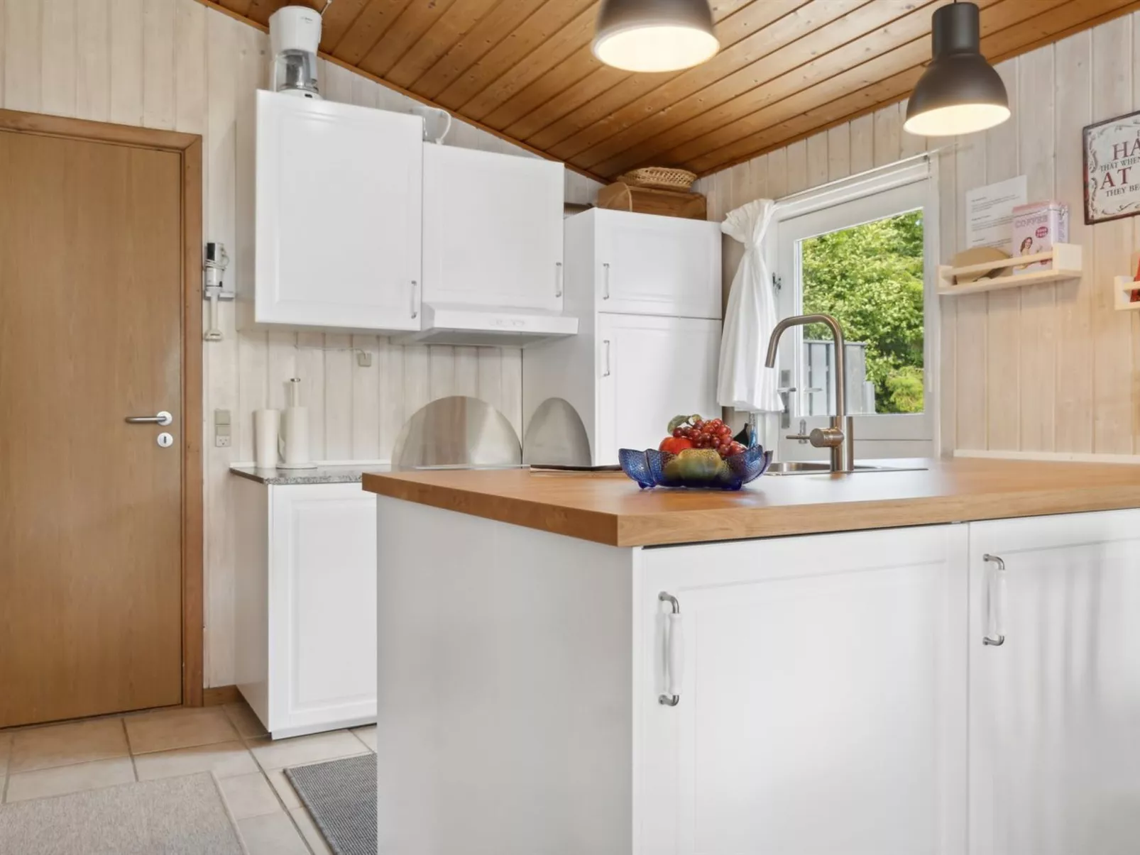 "Zoya" - 470m from the sea-Binnen