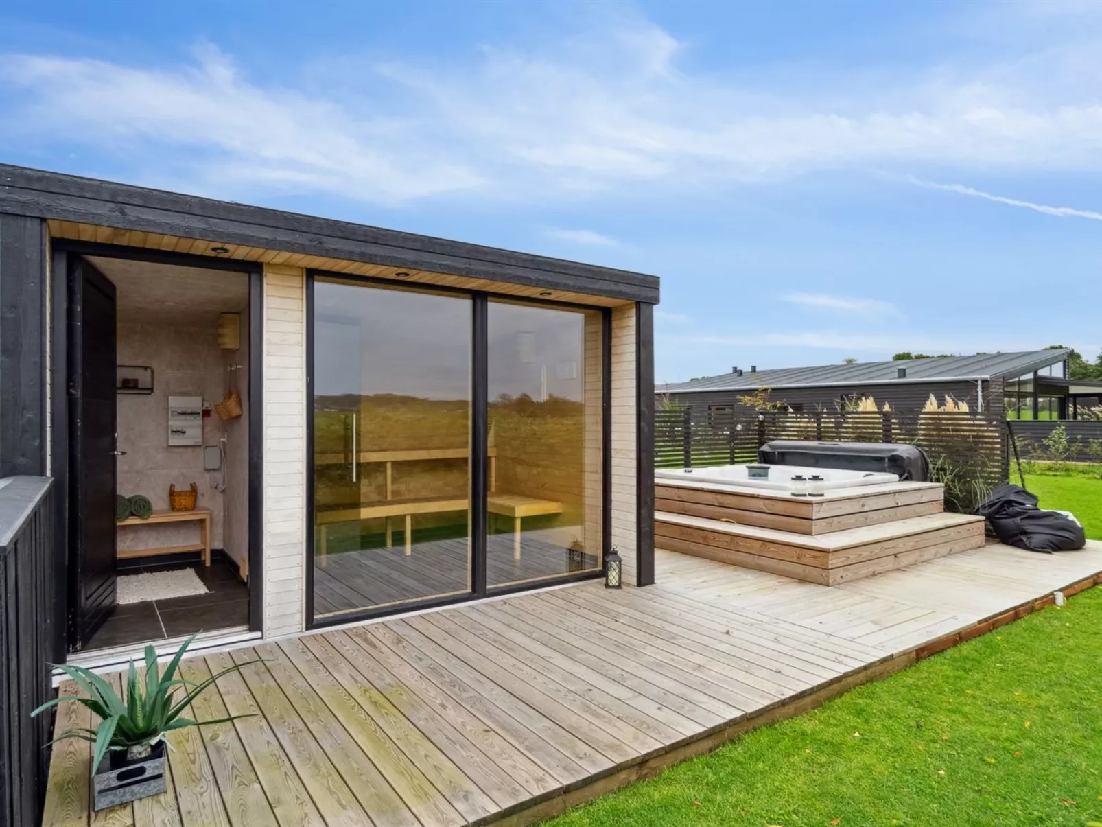 "Brothir" - 500m from the sea-Binnen