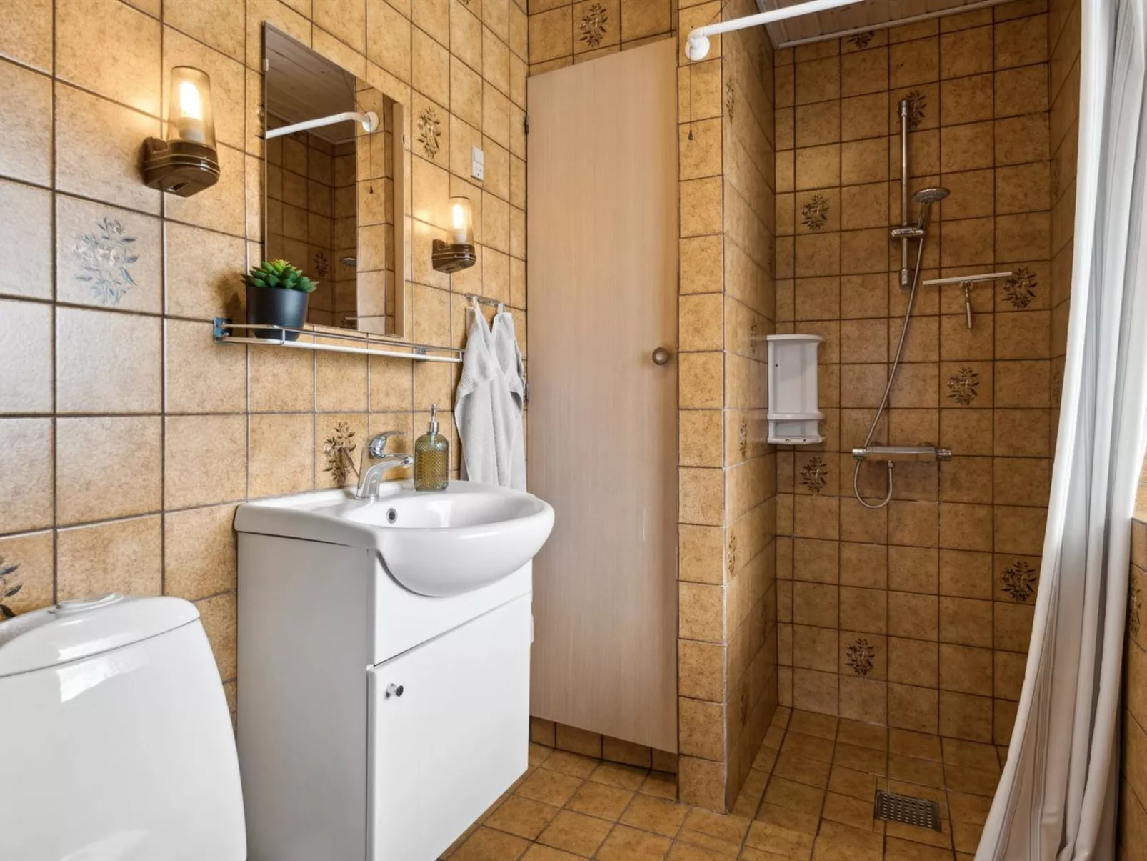 "Ingward" - 750m from the sea-Binnen