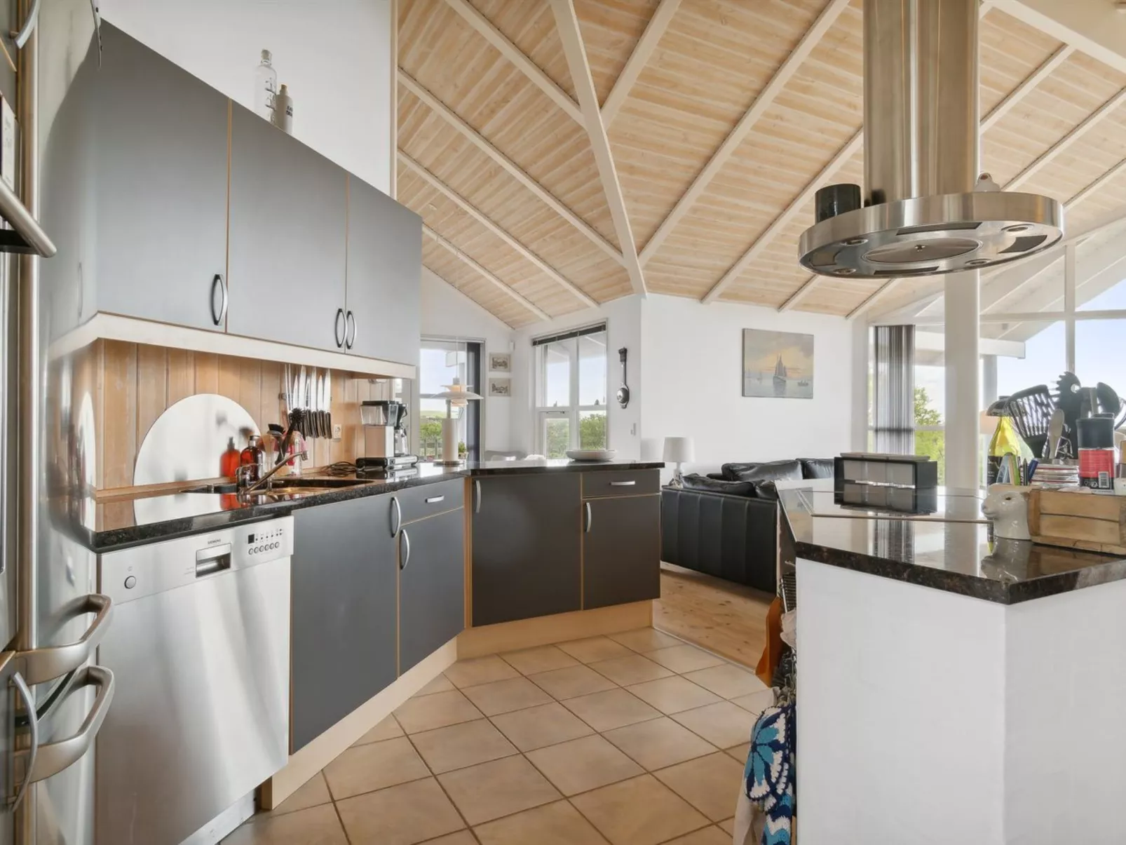 "Elspeth" - 25m from the sea-Binnen