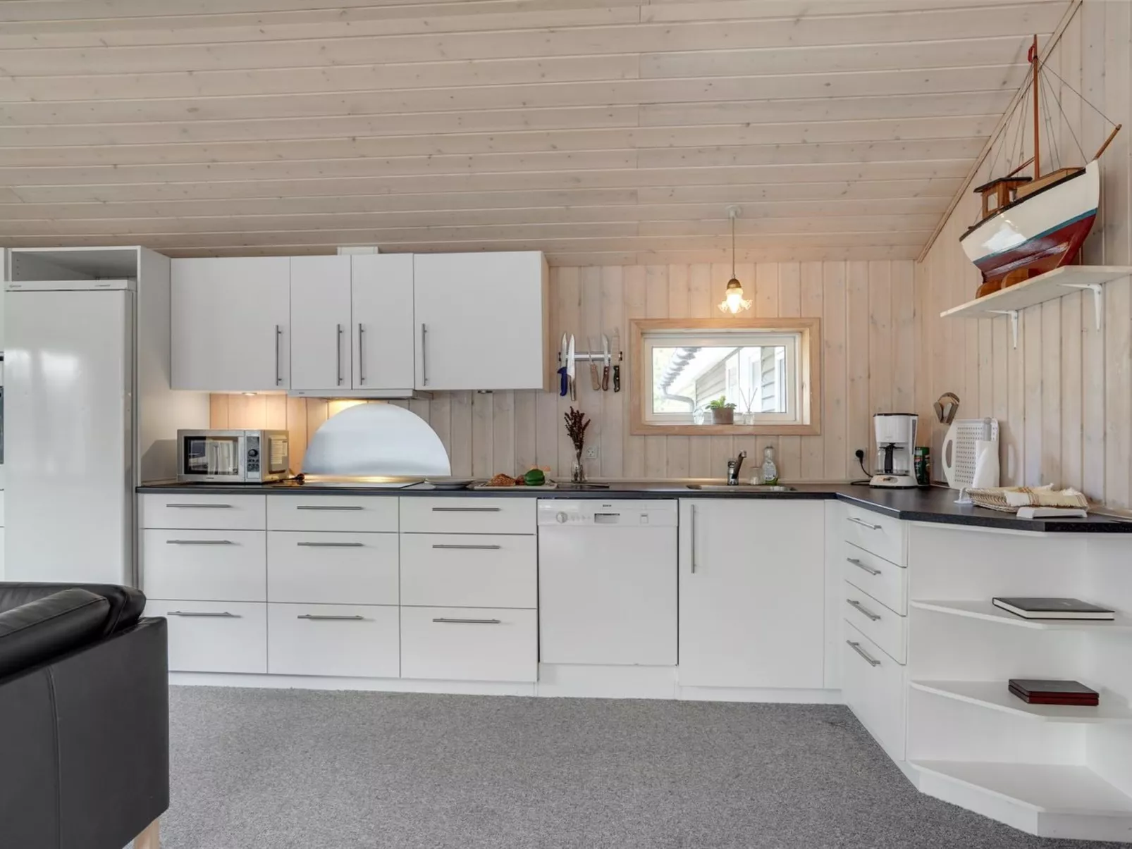 "Aneline" - 700m from the sea-Binnen