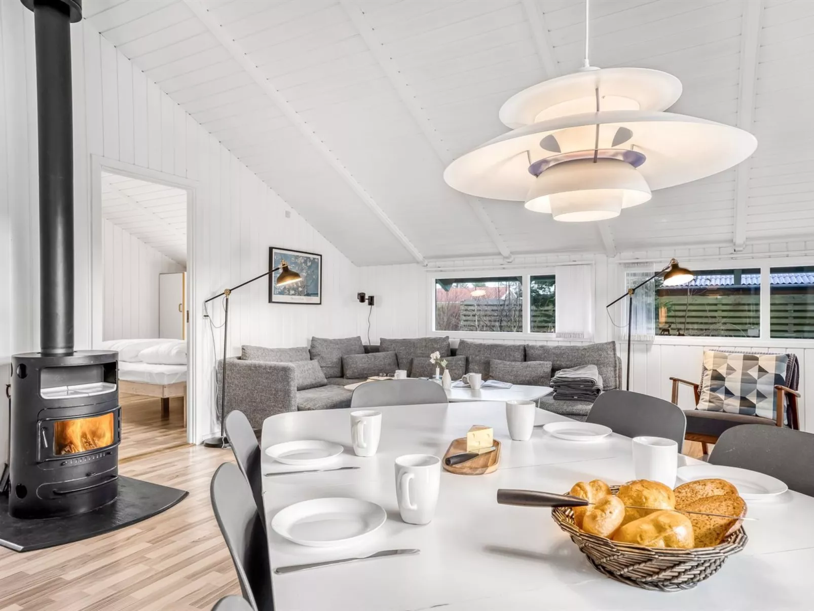 "Bjart" - 1.5km from the sea-Binnen