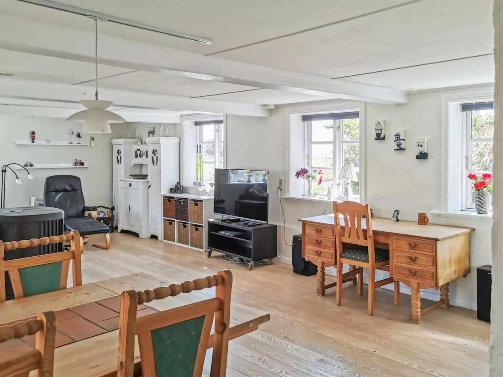 "Elvira" - 300m from the sea-Binnen