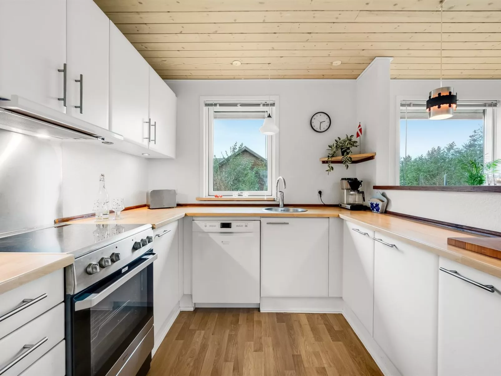 "Ensio" - 300m to the fjord-Binnen