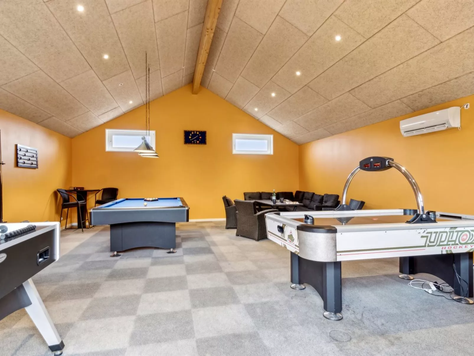 "Fidelia" - 400m from the sea-Binnen