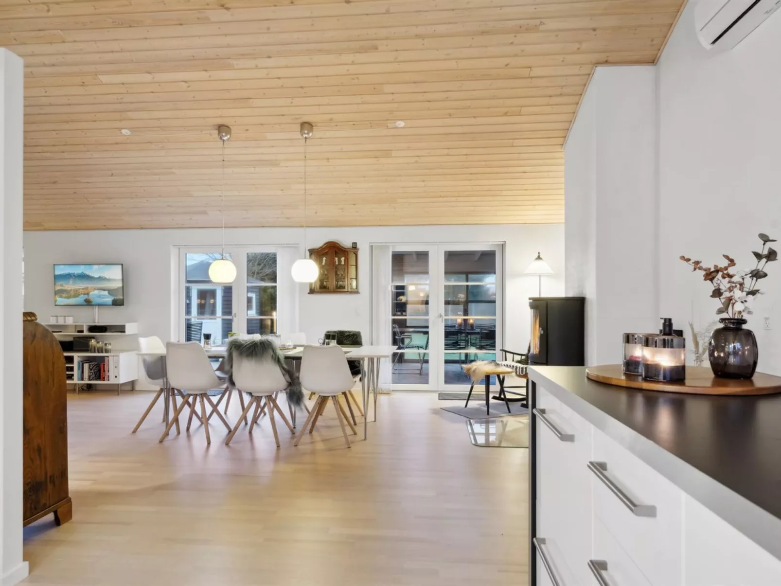 "Svante" - 600m from the sea-Binnen