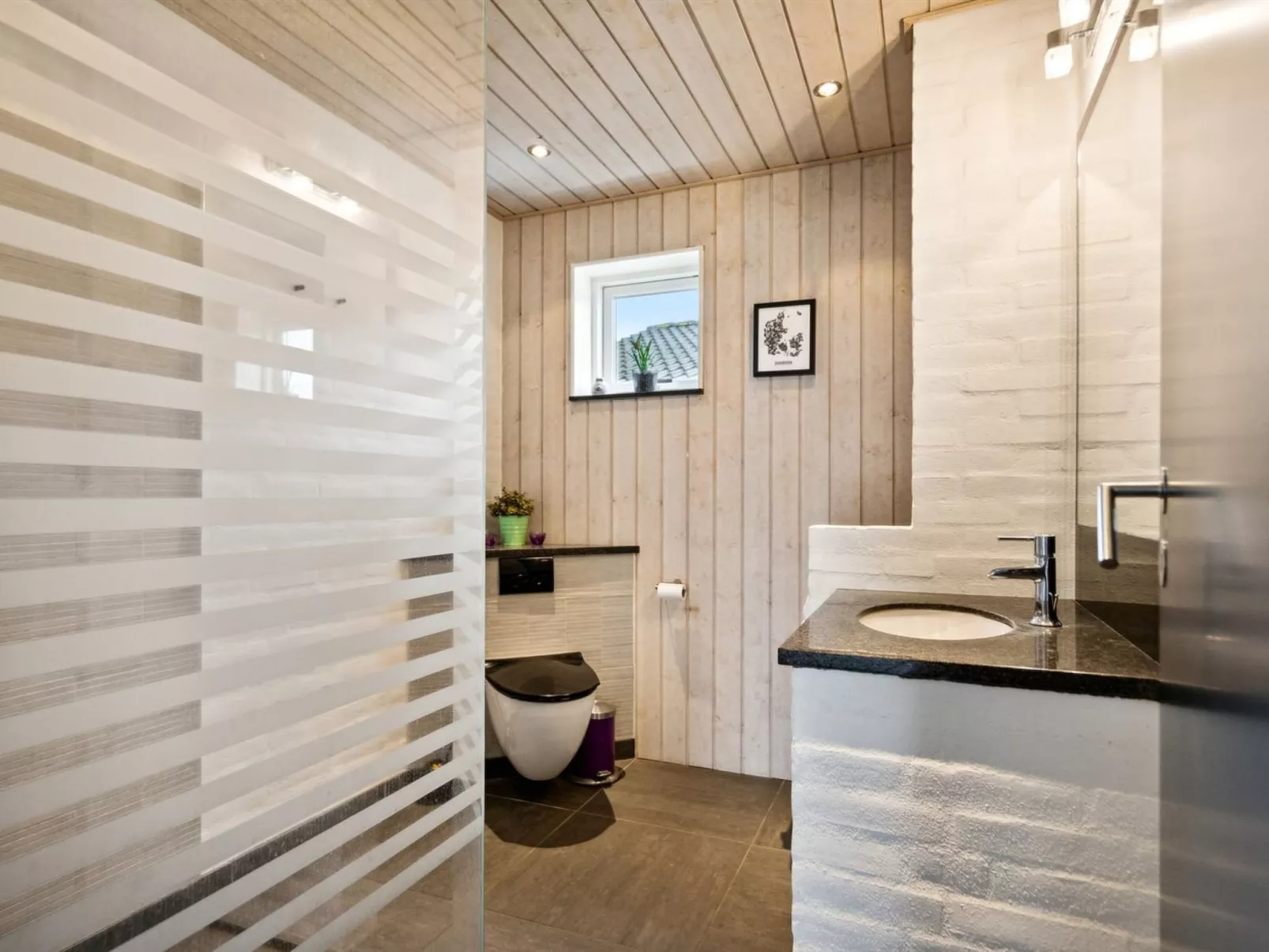 "Dory" - 30m from the sea-Binnen