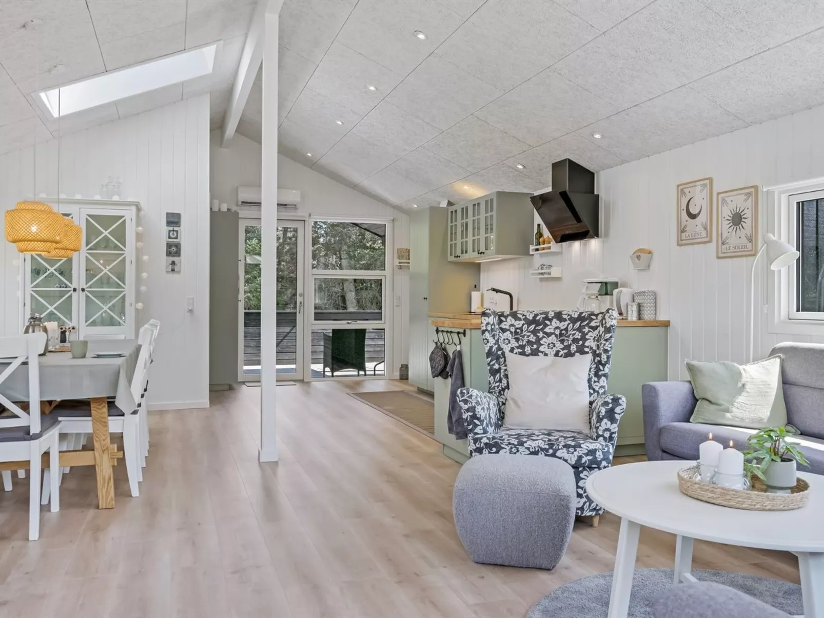 "Ema" - 1.9km from the sea-Binnen