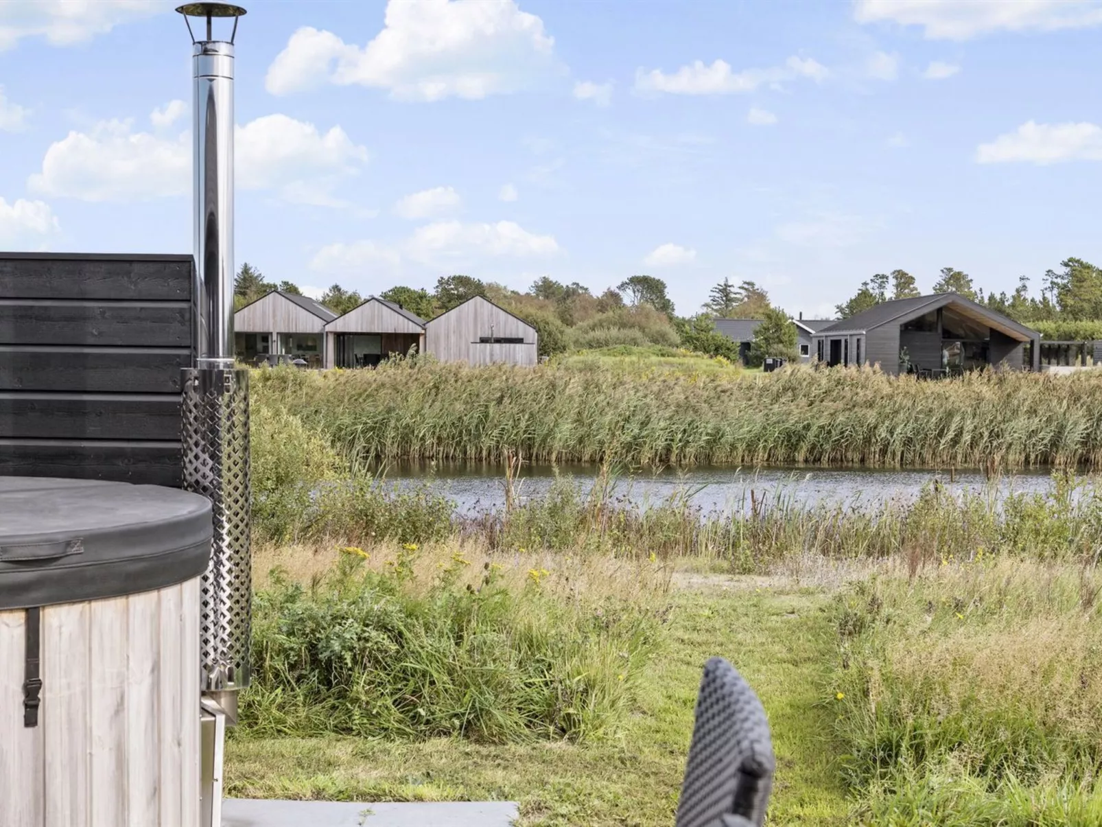 "Frithbjorn" - 900m from the sea-Buiten