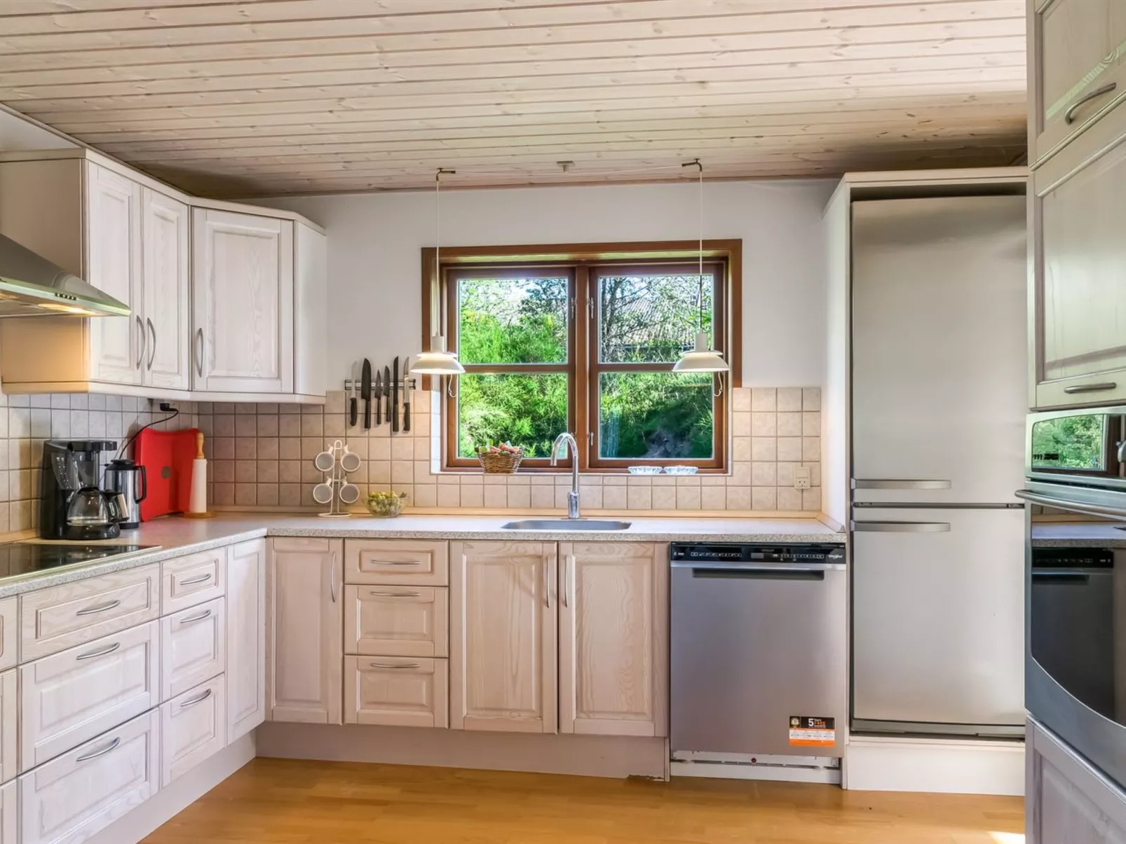 "Satu" - 2km from the sea-Binnen