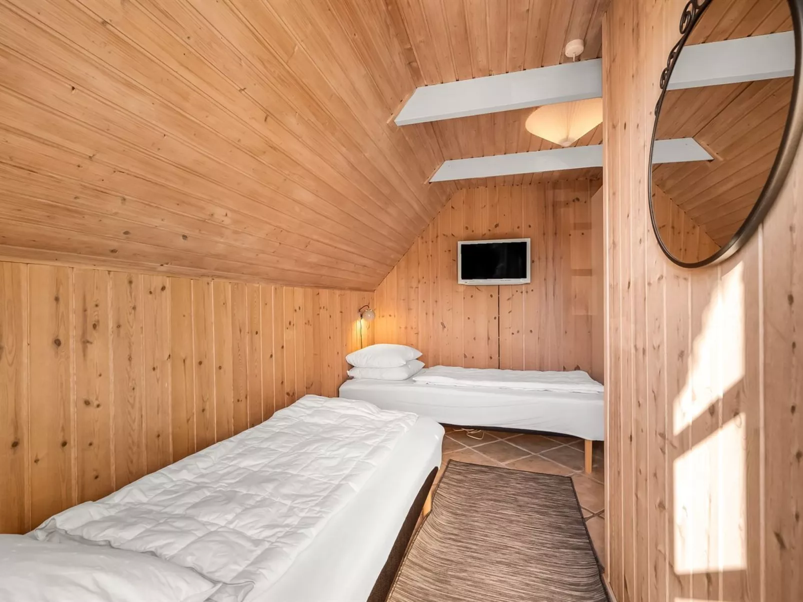 "Arlina" - 600m from the sea-Binnen