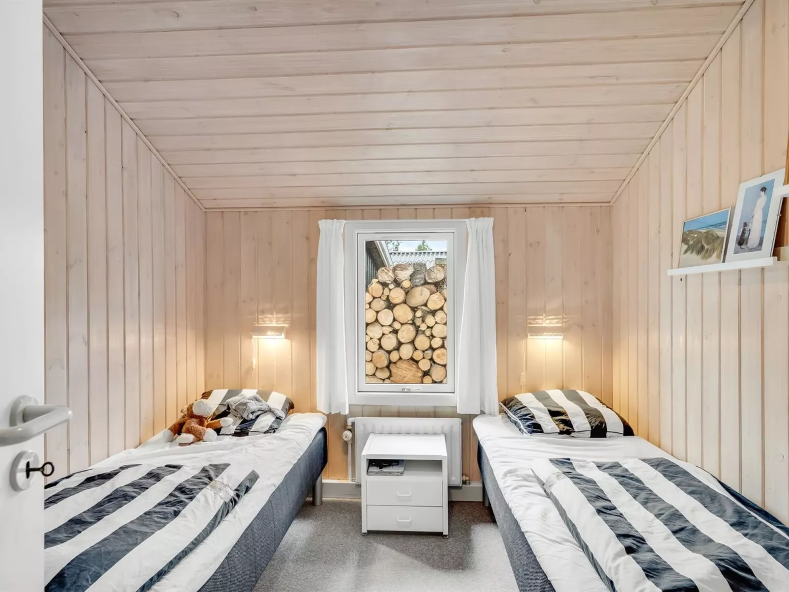 "Adrienne" - 240m from the sea-Binnen