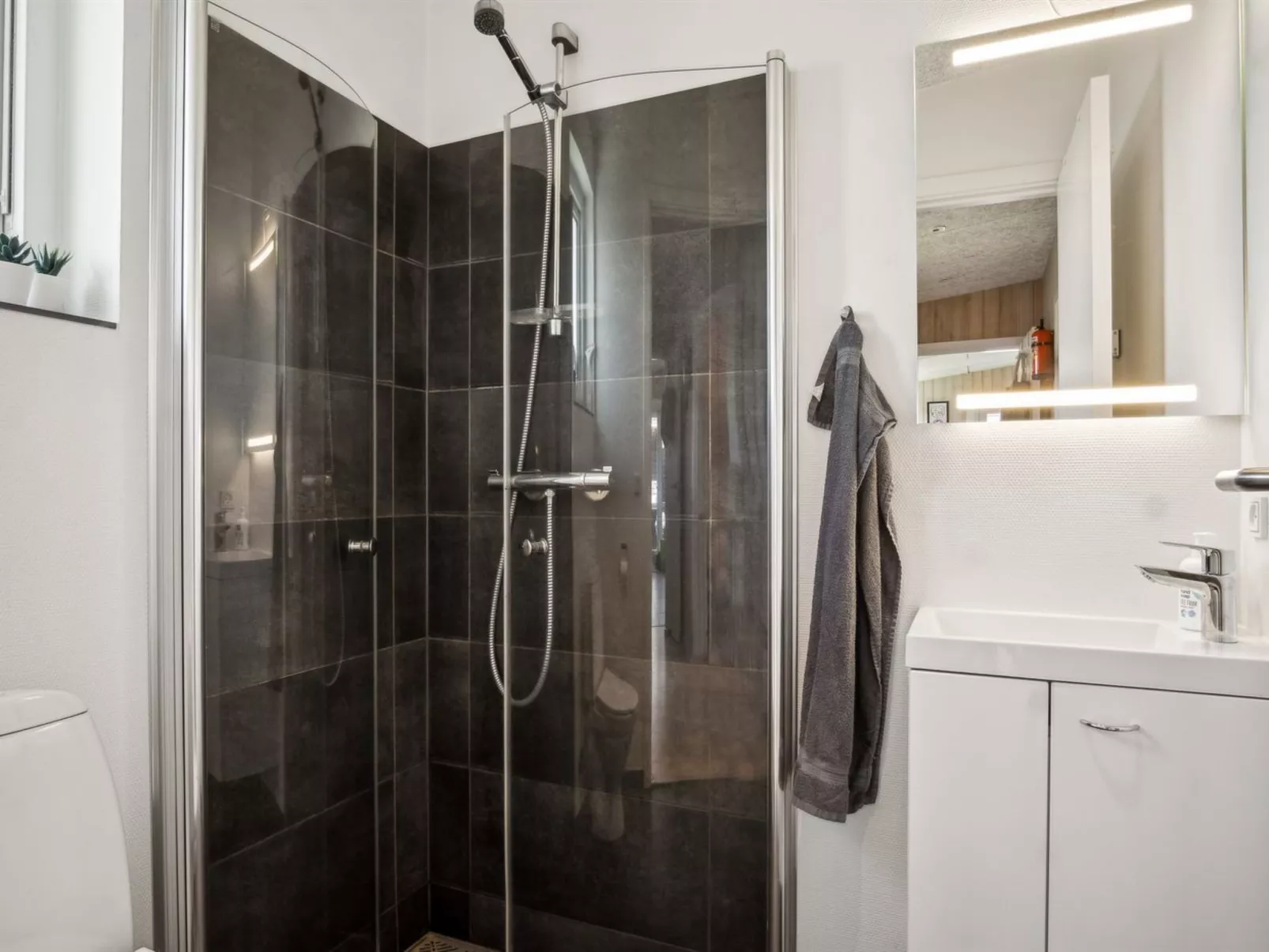 "Gloria" - 500m from the sea-Binnen