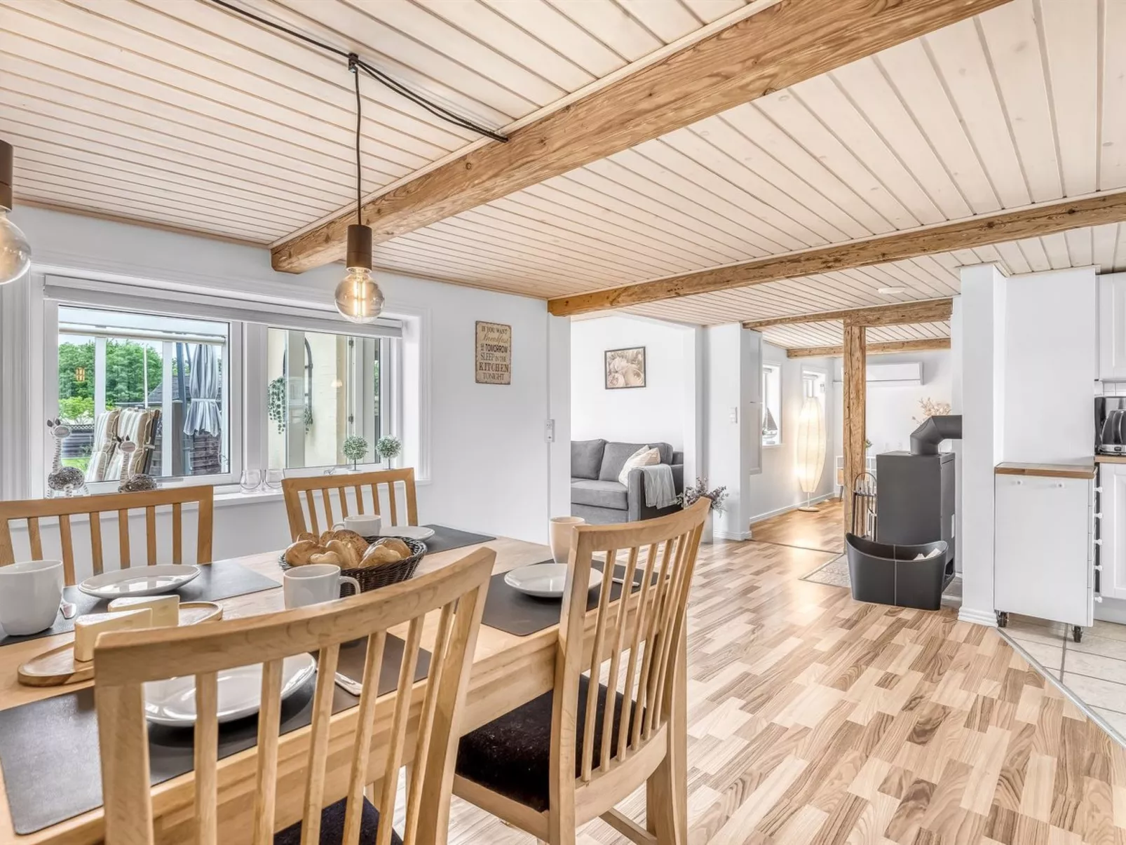 "Anneke" - 1.3km from the sea-Binnen