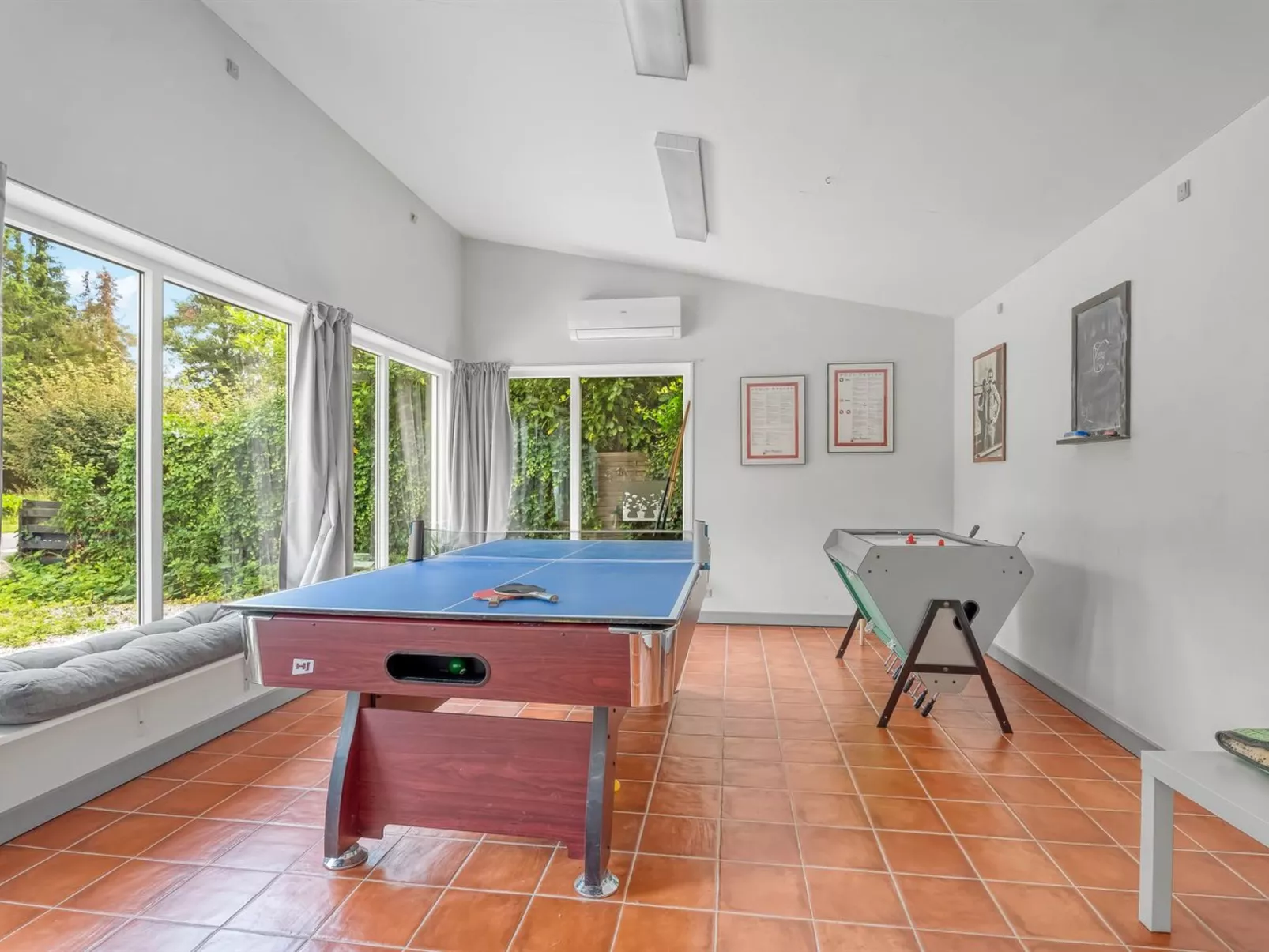 "Henkil" - 175m from the sea-Binnen