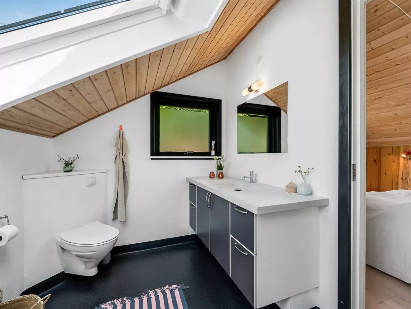 "Kadife" -  from the sea-Binnen