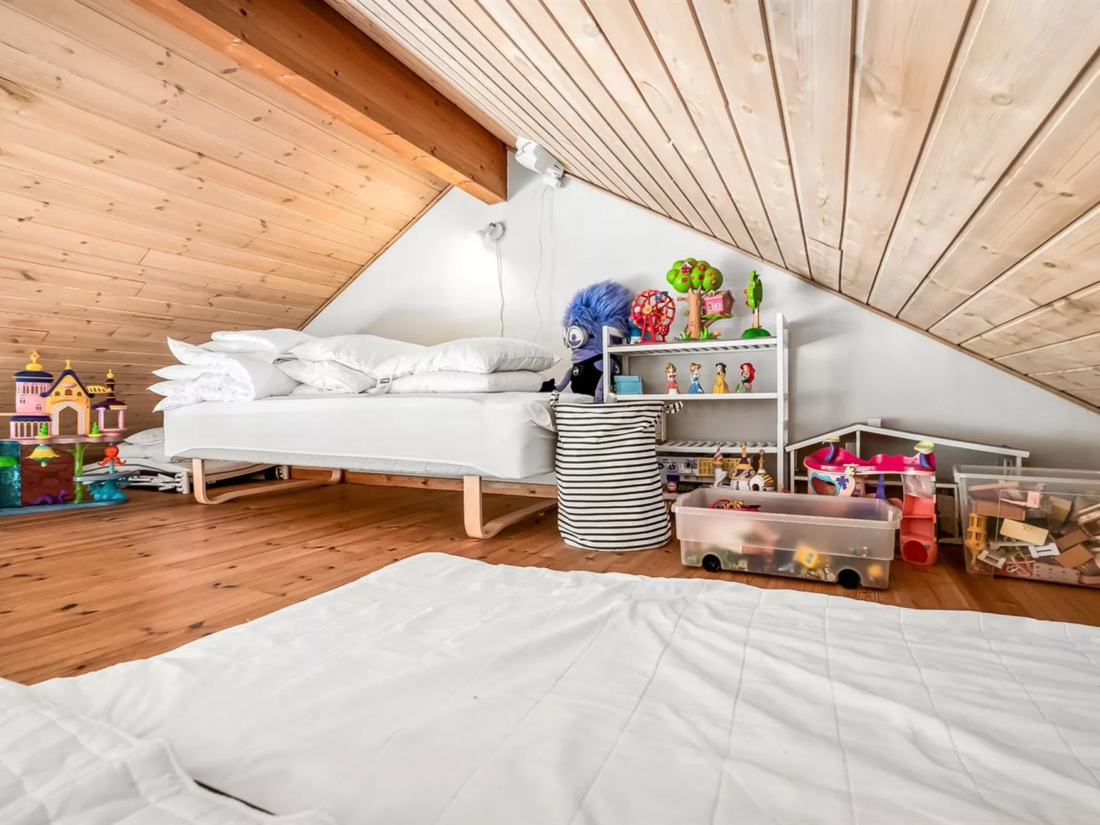 "Hellin" - 175m from the sea-Binnen