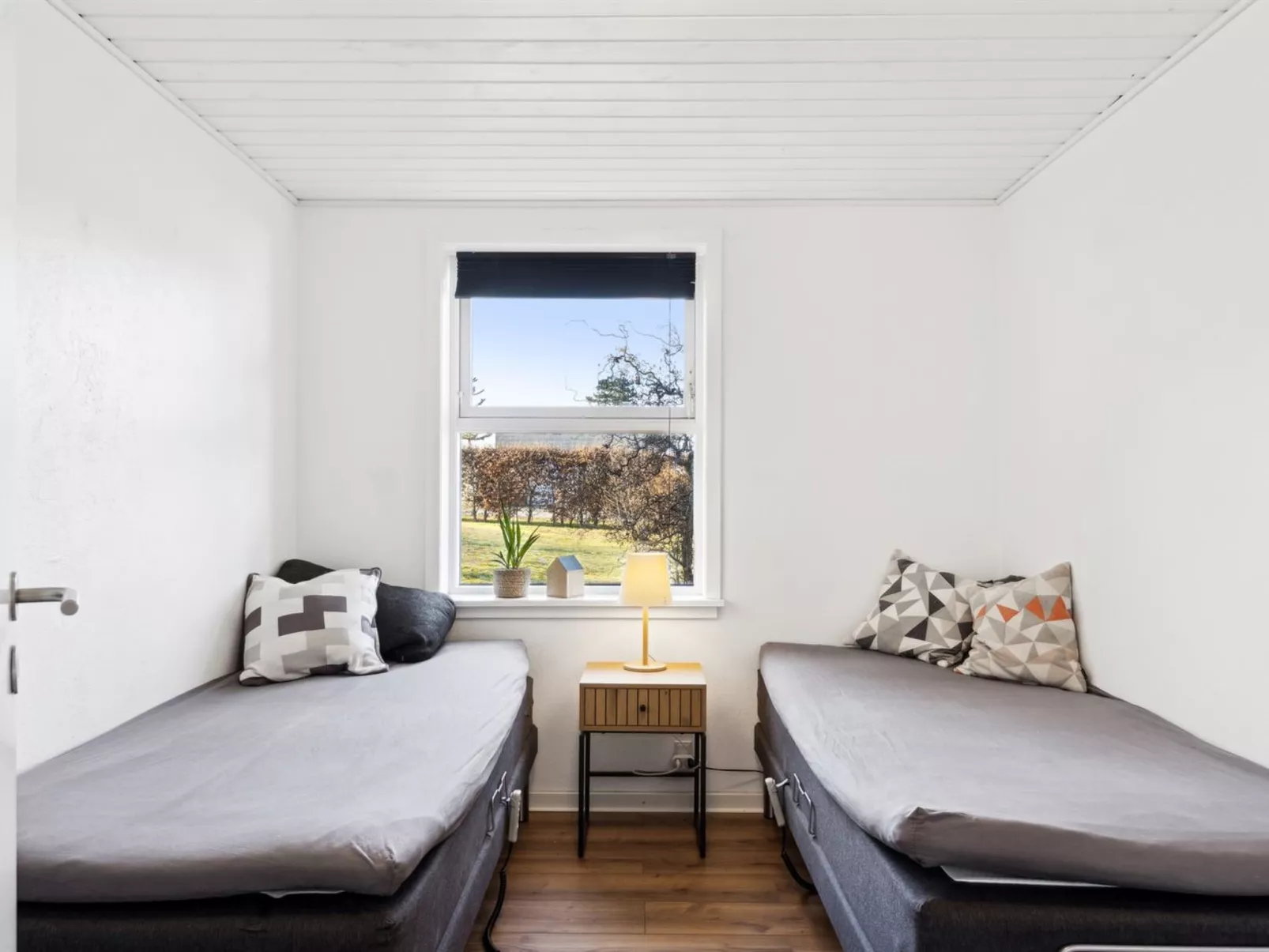 "Sebine" - 200m from the sea-Binnen