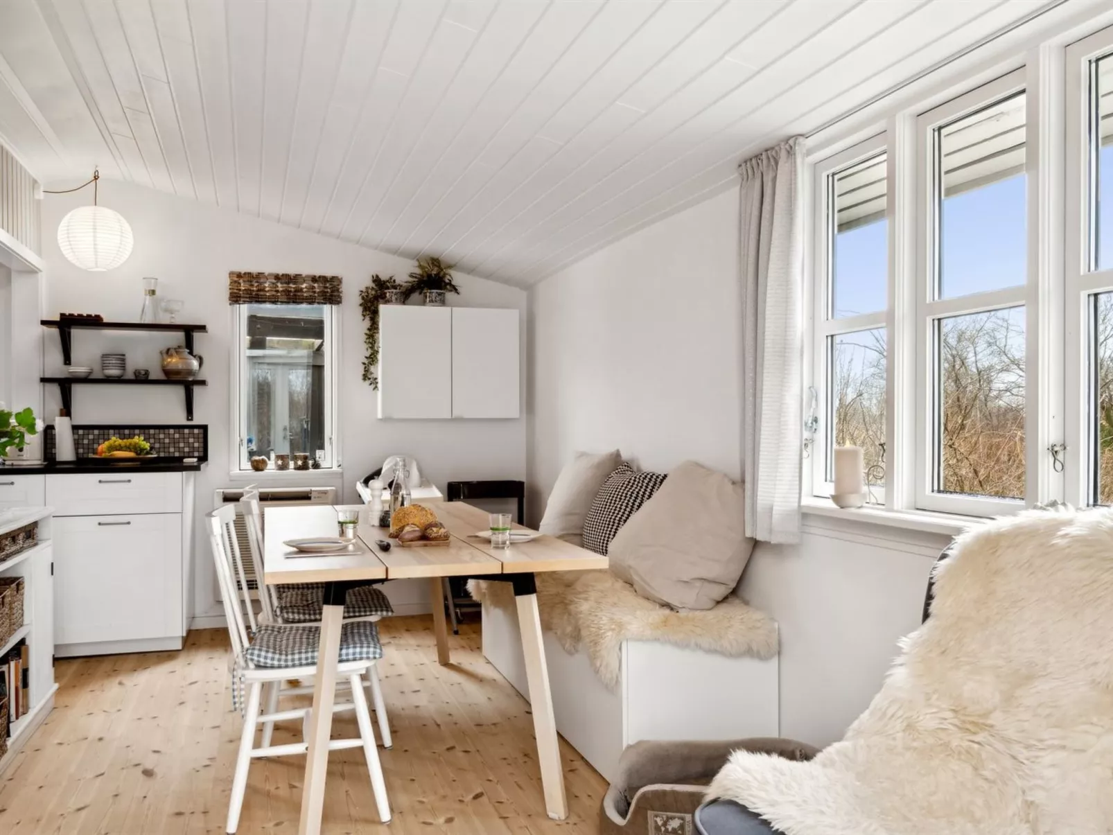 "Holmfridur" - 2km from the sea-Binnen