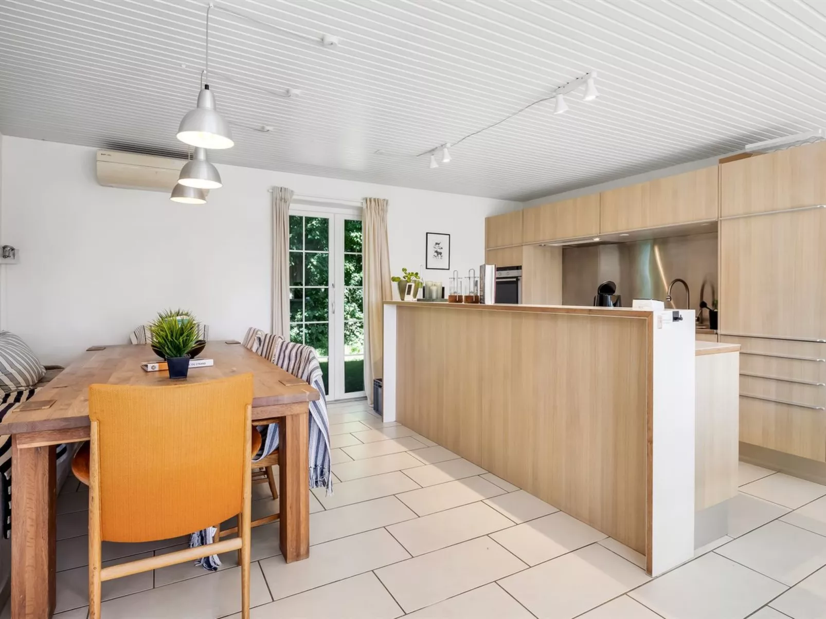 "Matild" - 250m from the sea-Binnen