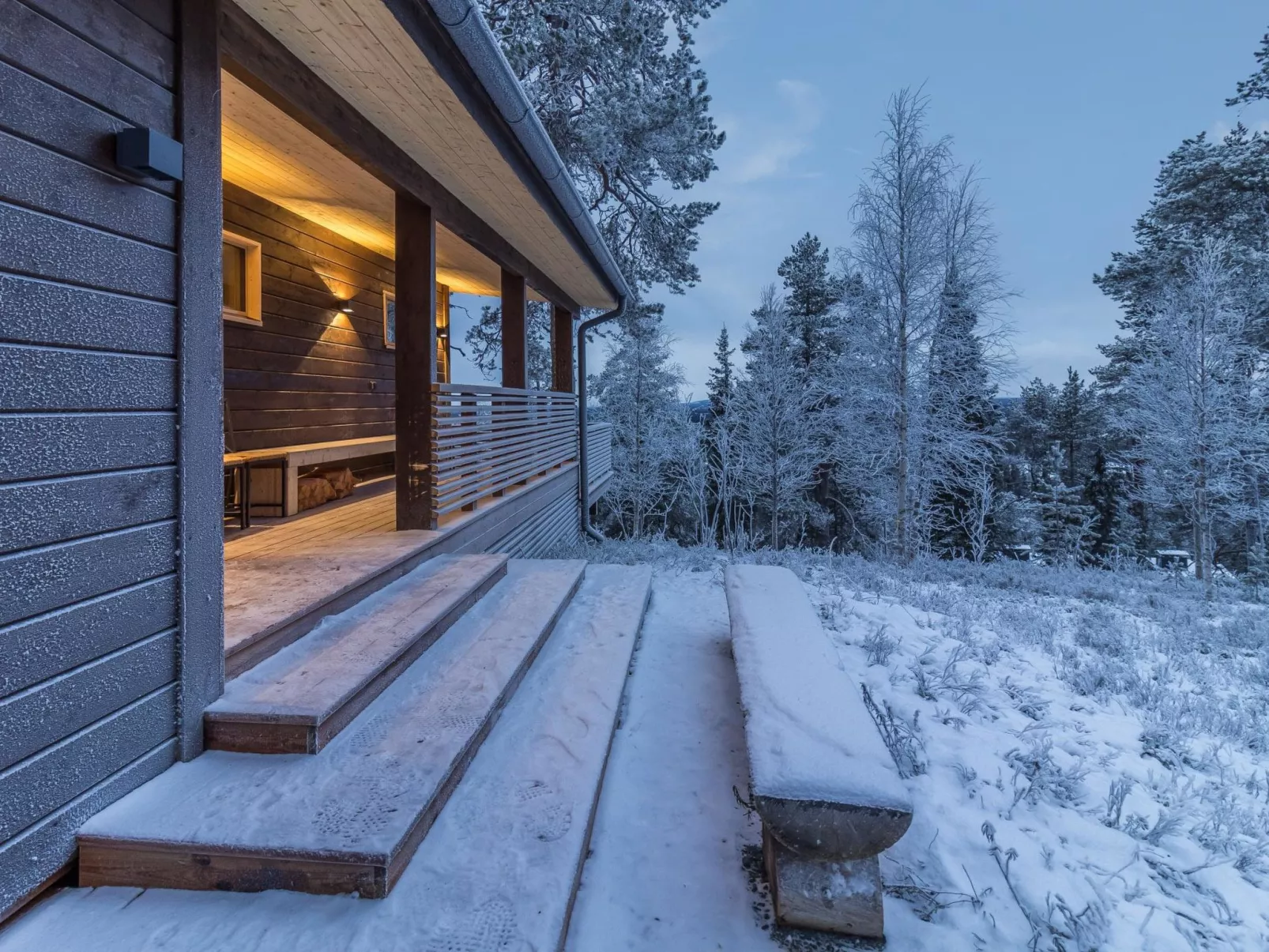 Kelokaltiokylän maja 22-Binnen