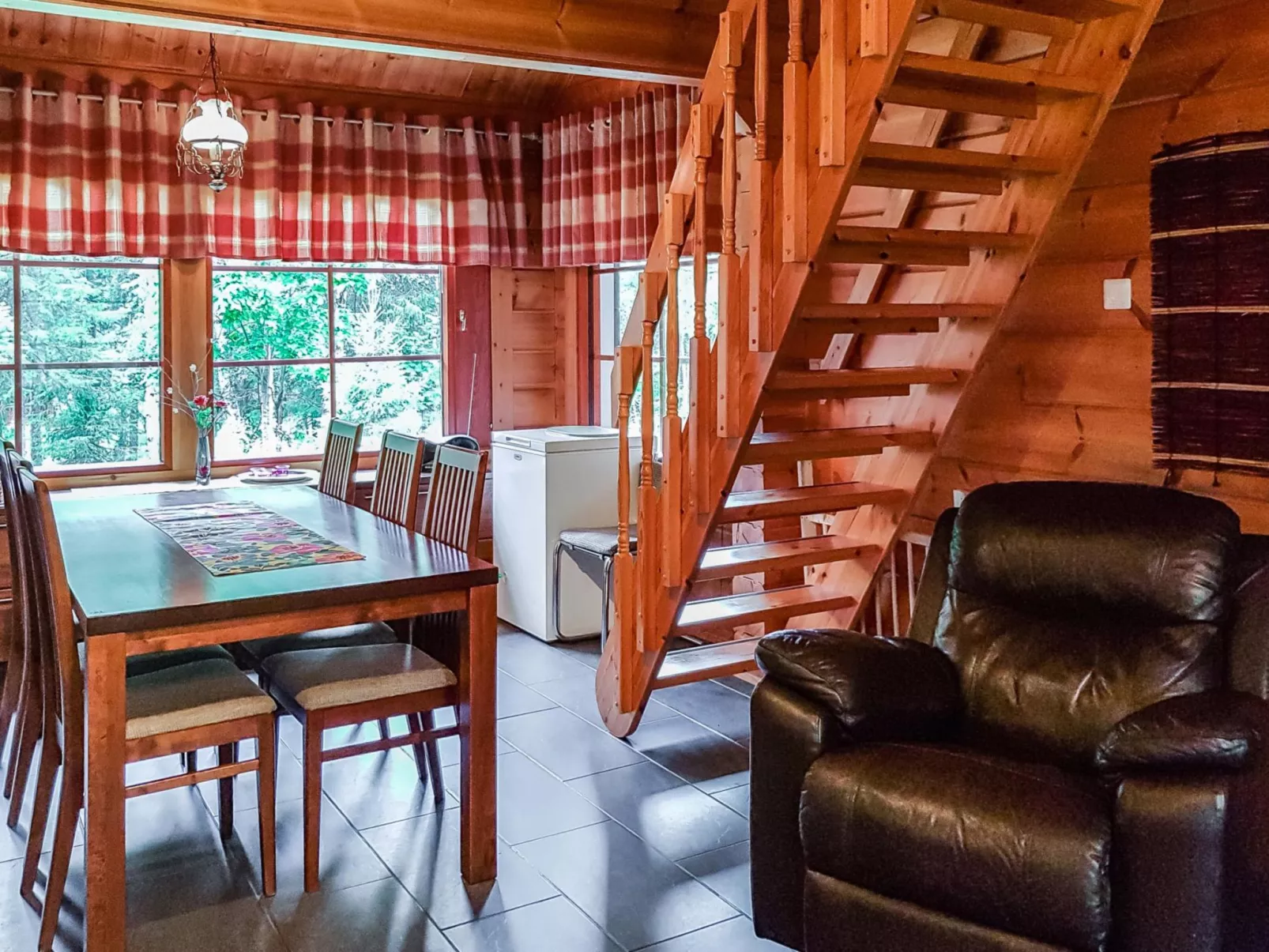 Lomamaja rukaranta 6 b-Binnen