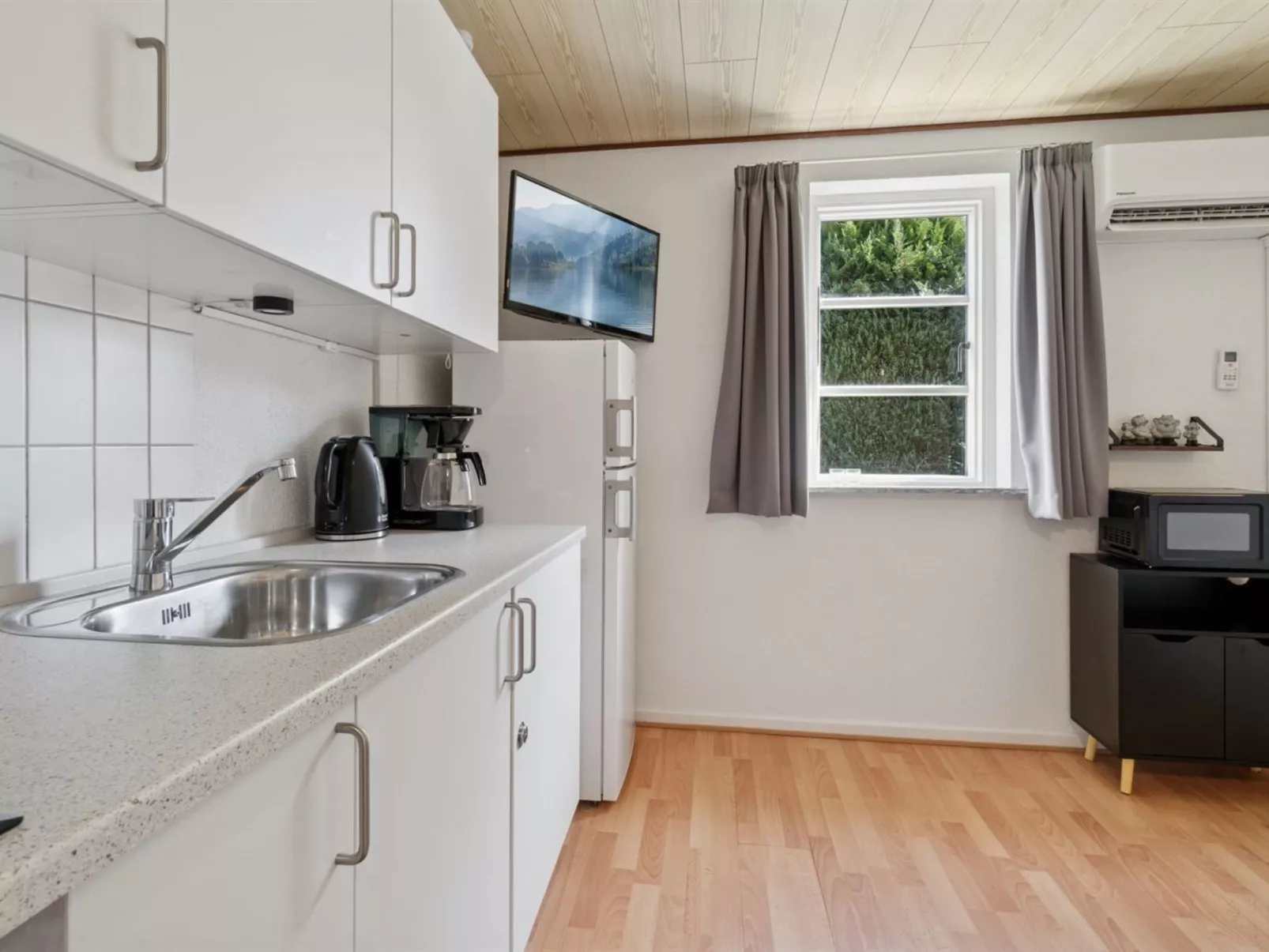 "Felicia" - 200m from the sea-Binnen