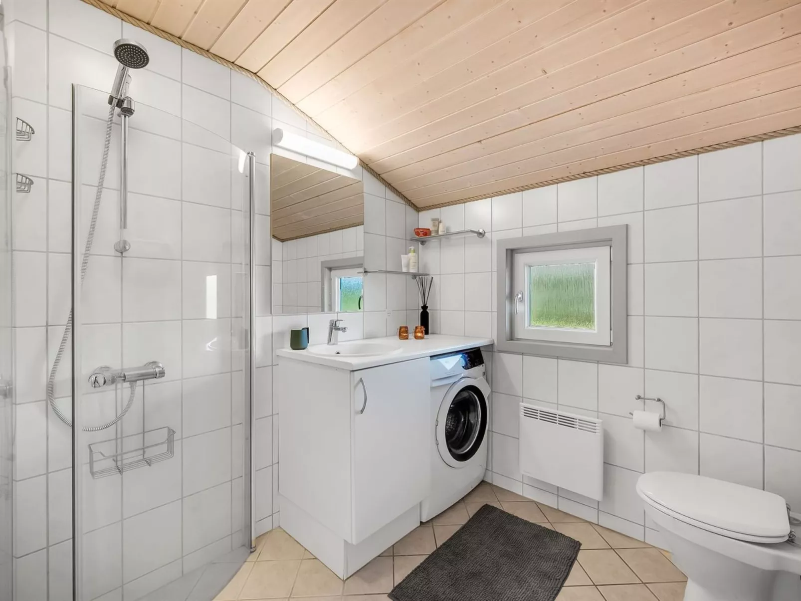 "Seba" - 1km to the fjord-Binnen