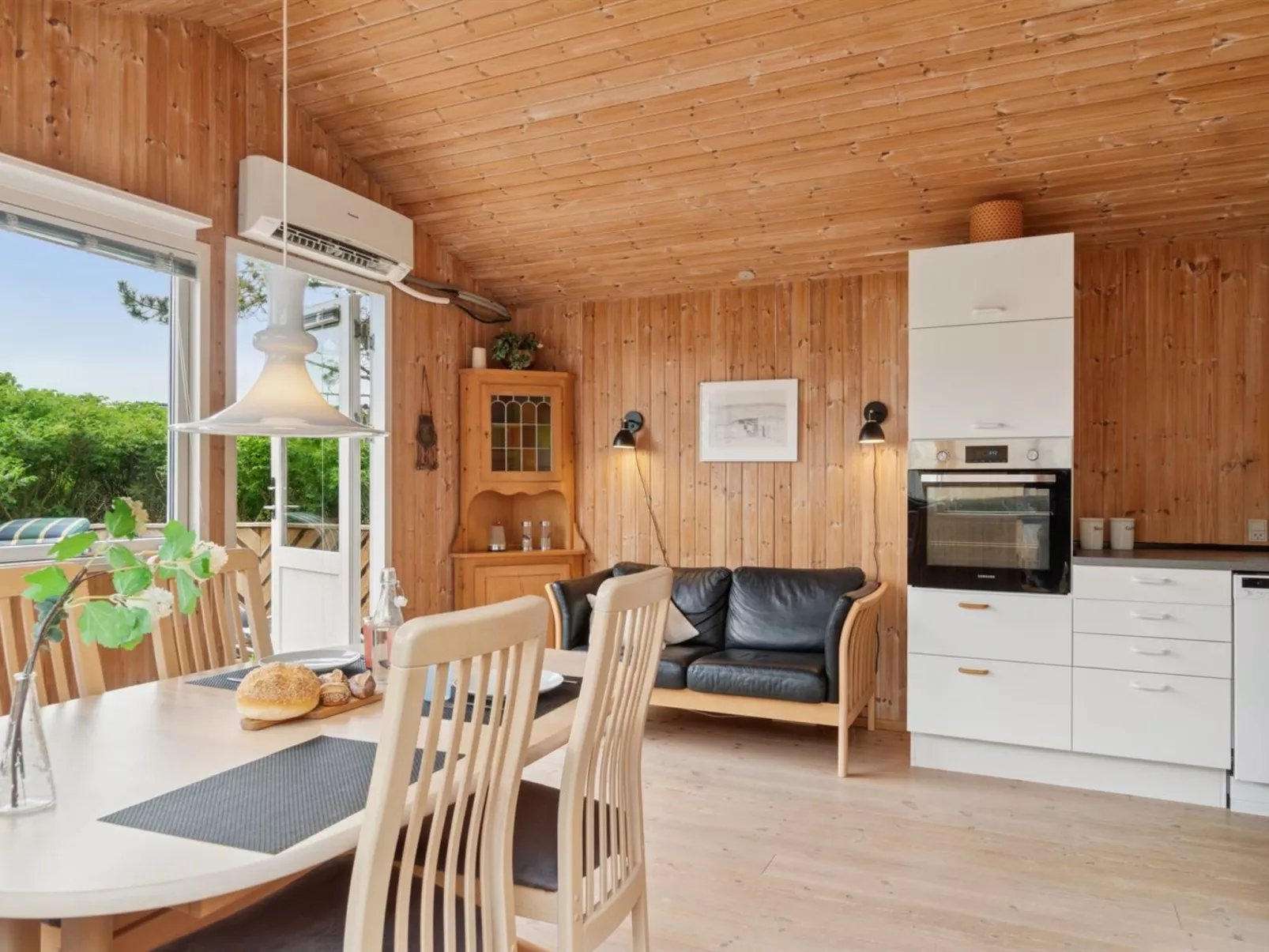 "Saija" - 100m from the sea-Binnen