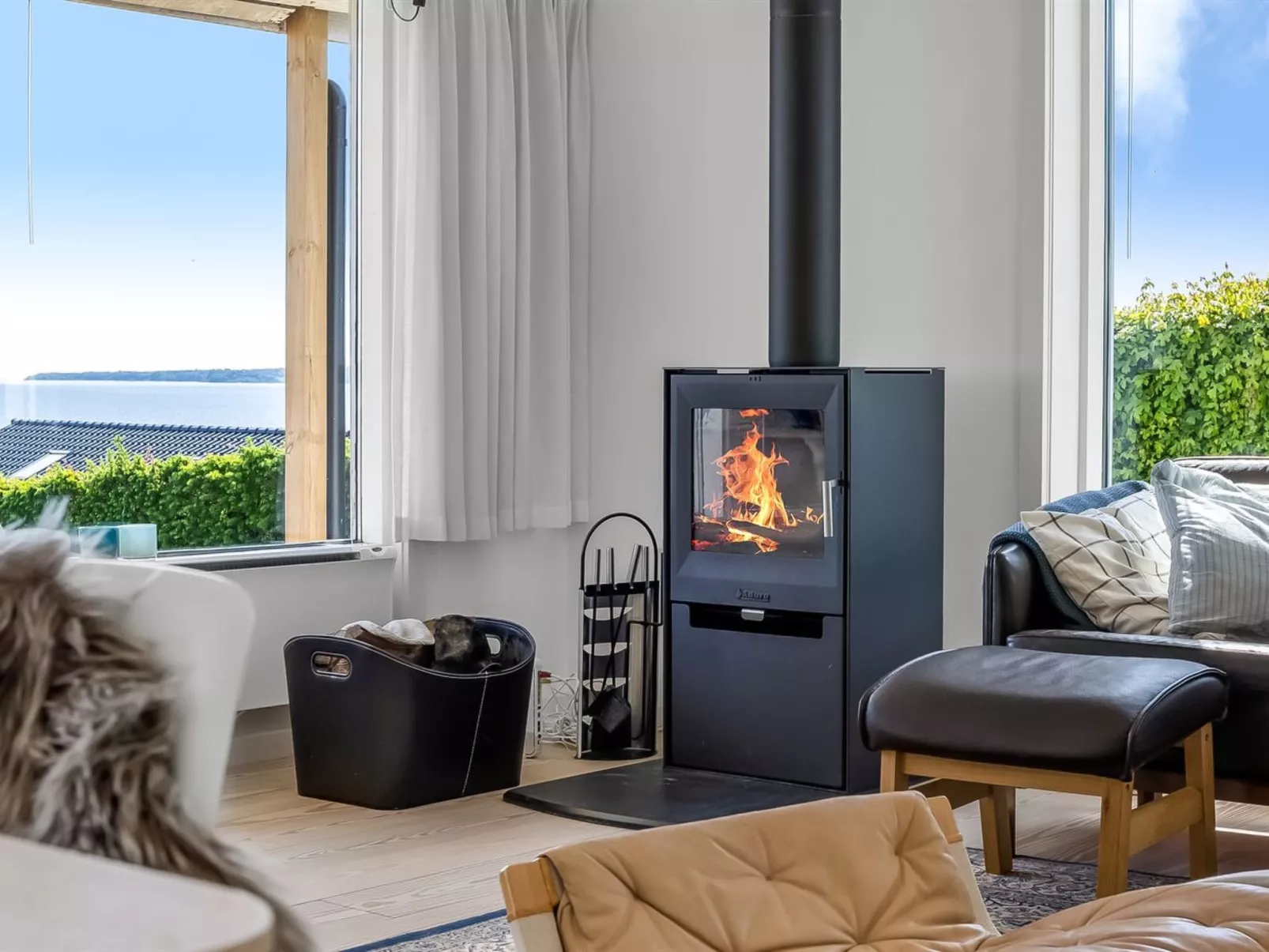 "Tobias" - 45m to the fjord-Binnen