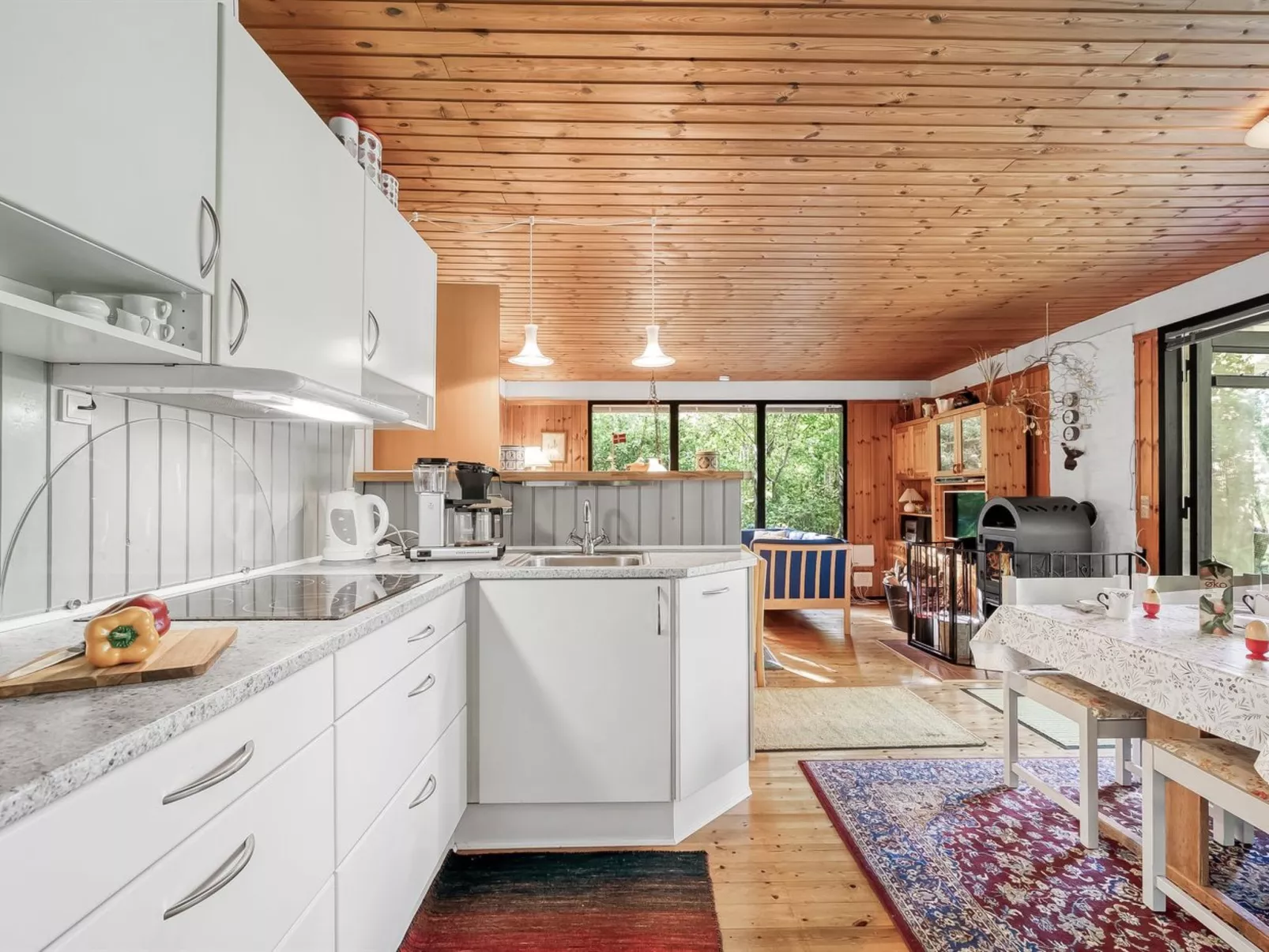 "Tenaya" - 200m to the fjord-Binnen