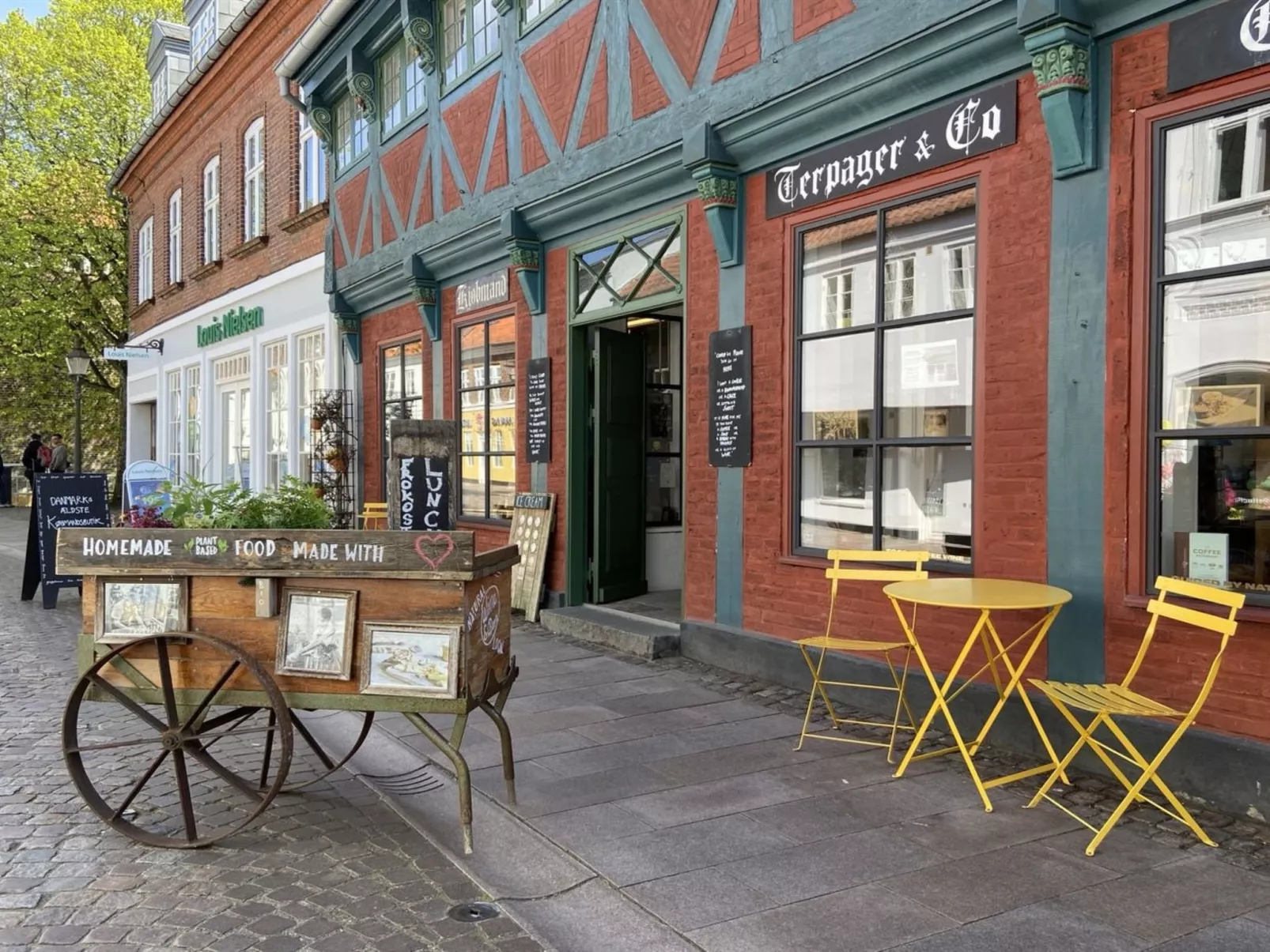 &quot;Constance&quot; - 23km from the sea-Buiten