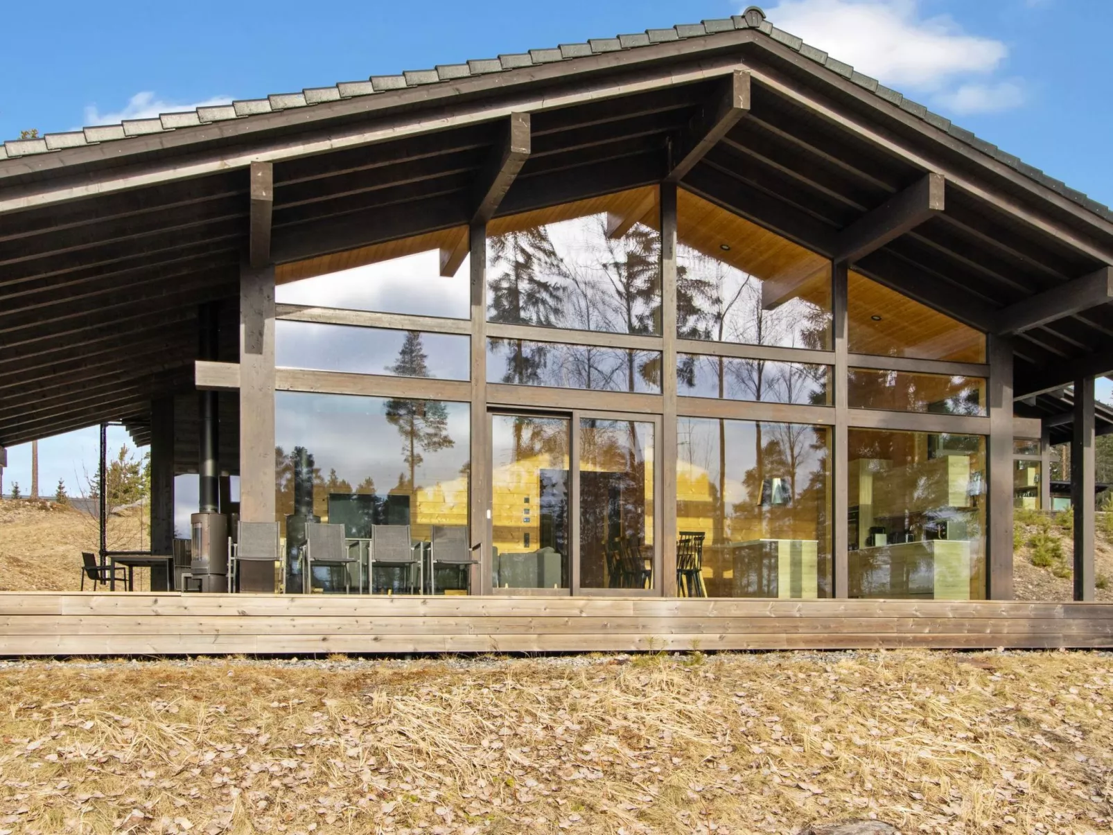 Eerikkilä huvila 132-Binnen