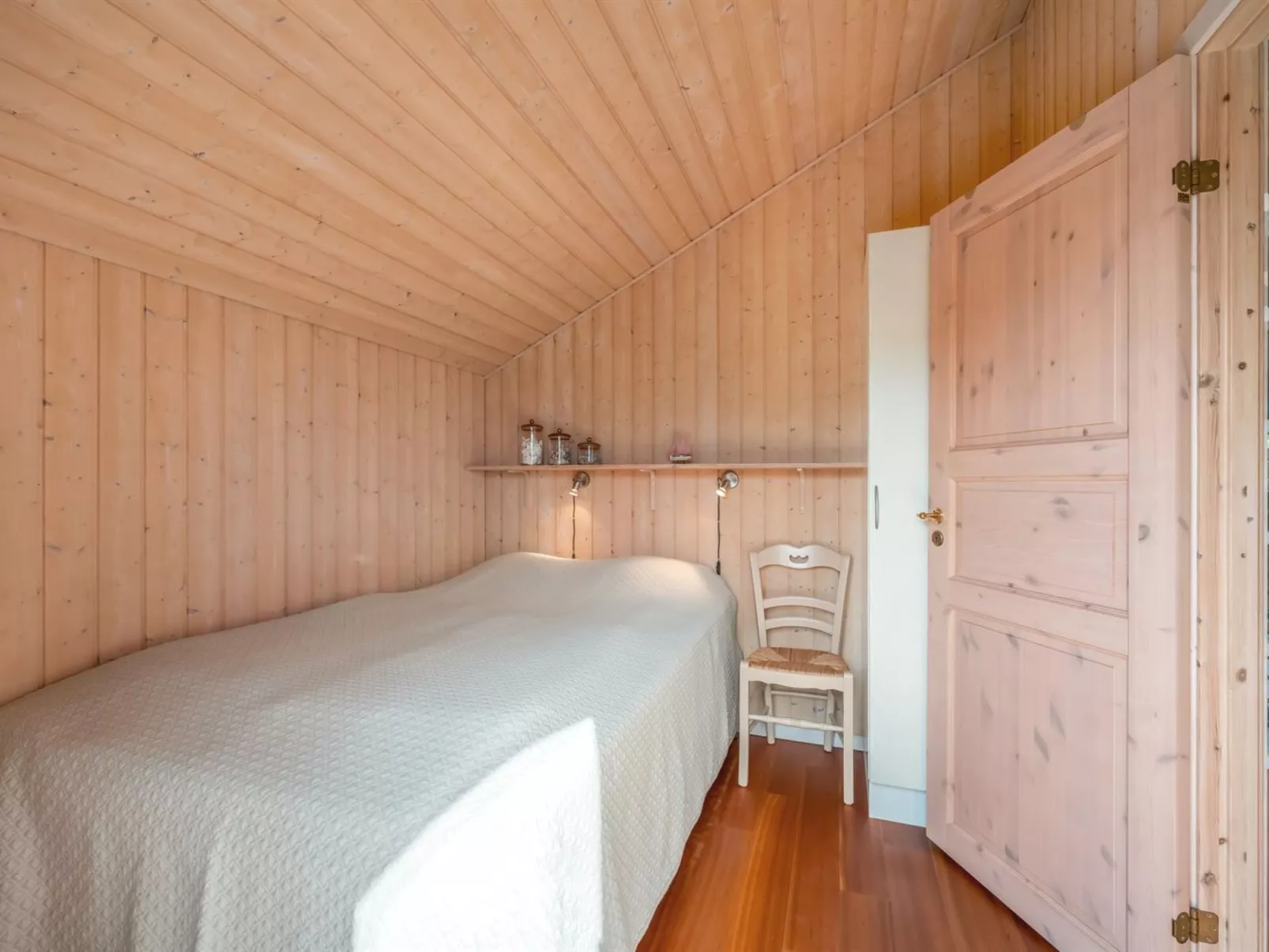 "Georg" - 200m from the sea-Binnen