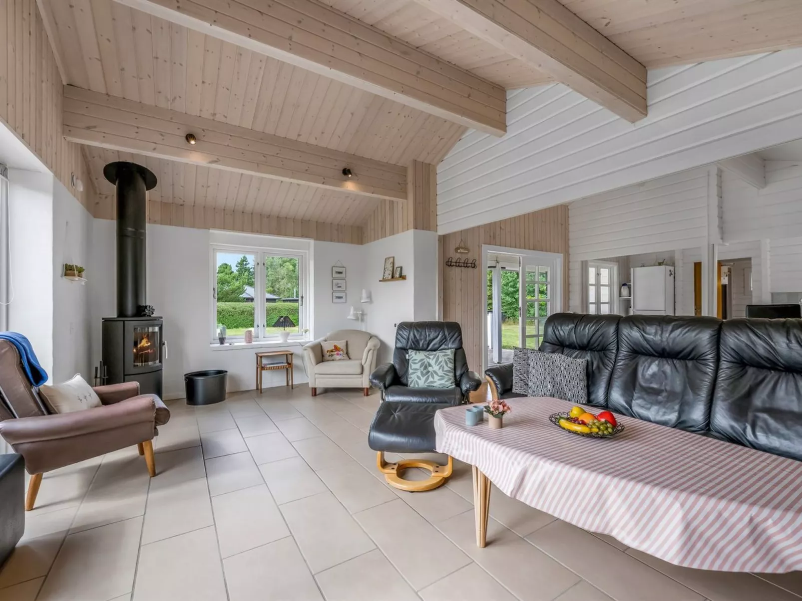 "Blesse" - 500m to the fjord-Binnen