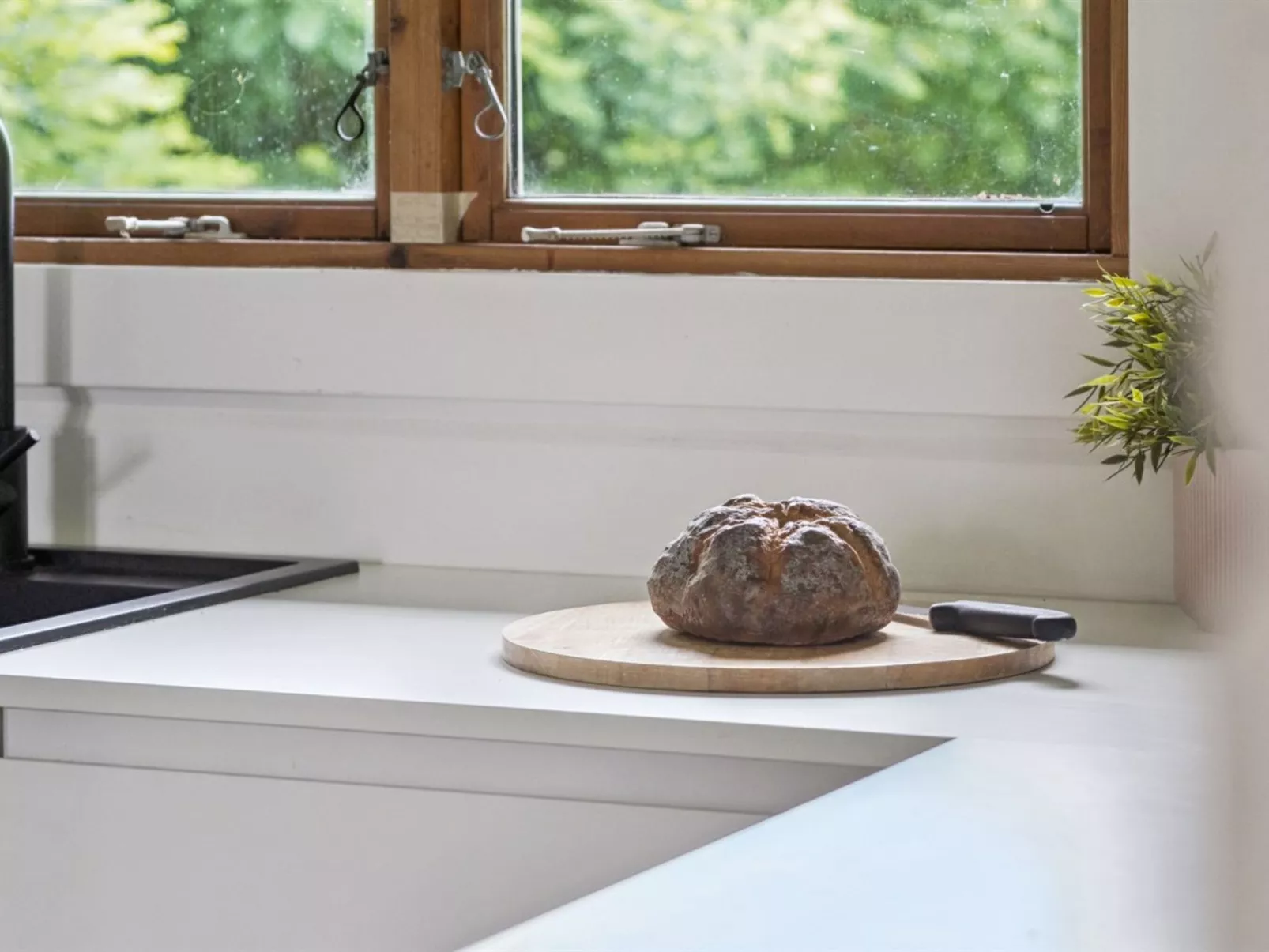 "Kjell" - 25m from the sea-Binnen