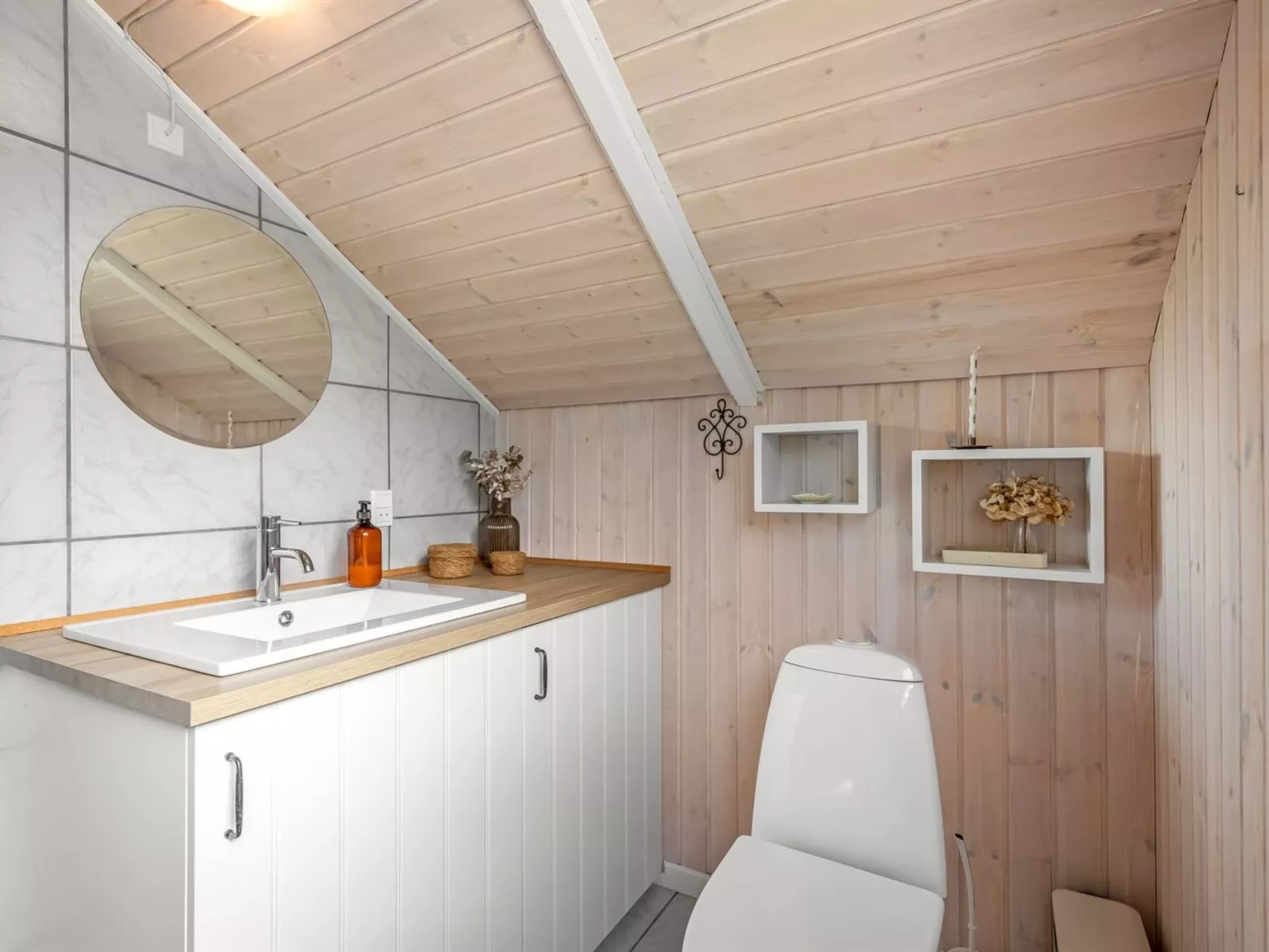 "Tara" - 450m from the sea-Binnen