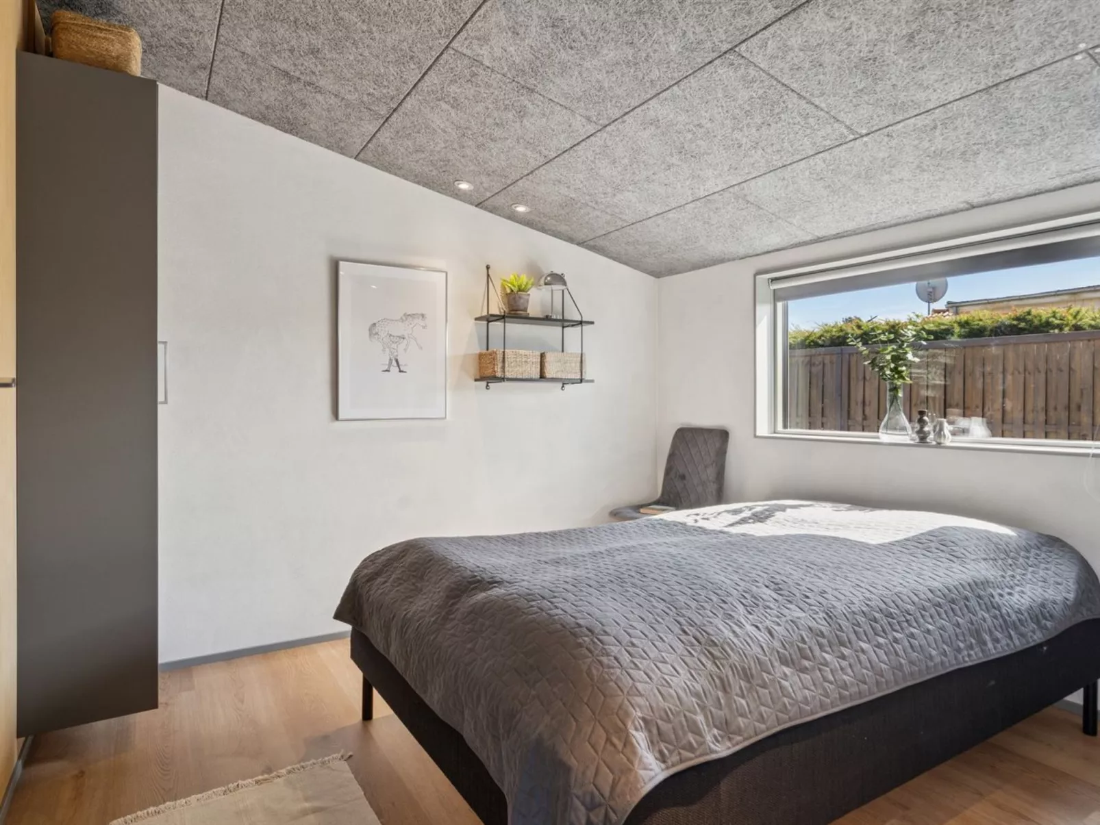 "Elvie" - 150m from the sea-Binnen