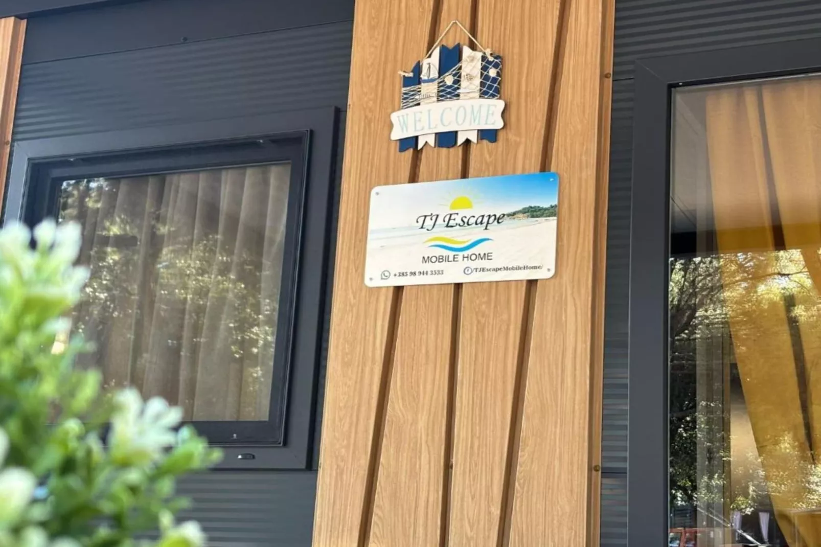 TJ Escape - Mobile Home - Mobile Home With Hot Tub And Terrace-Binnen