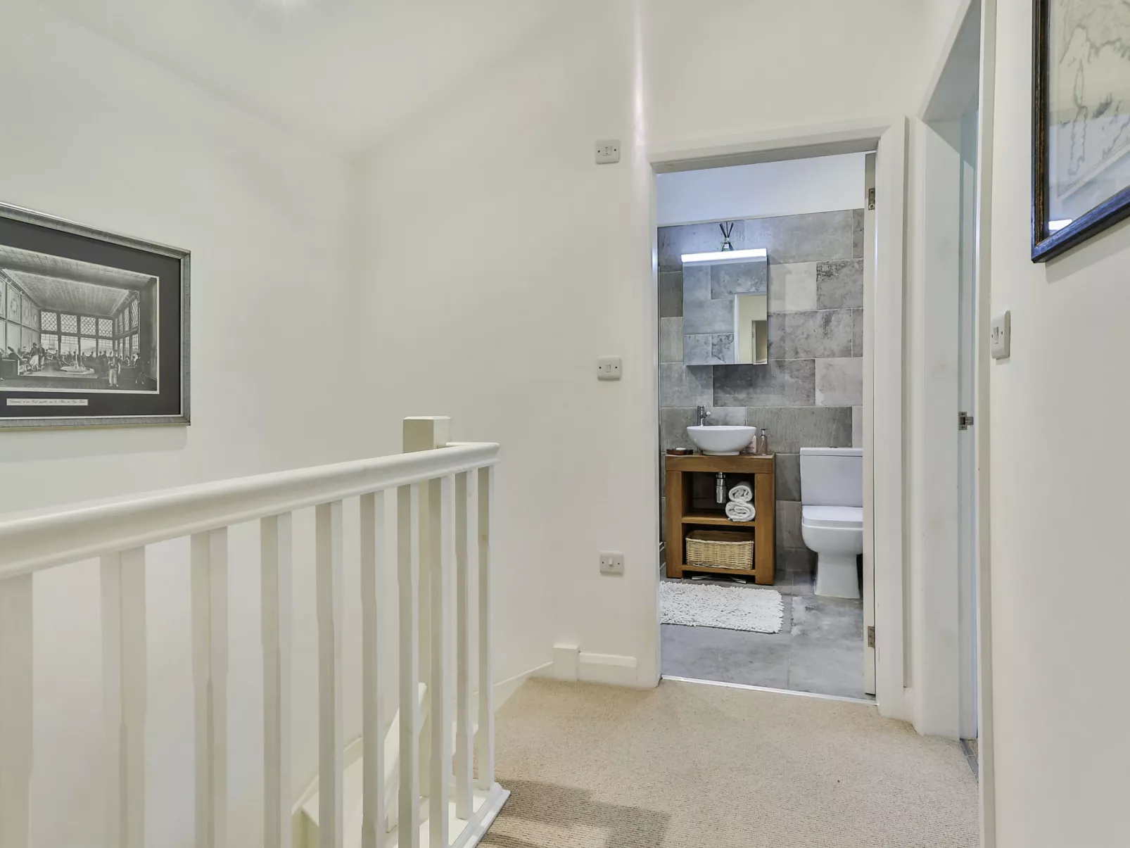 Middle Warble Stables-Binnen