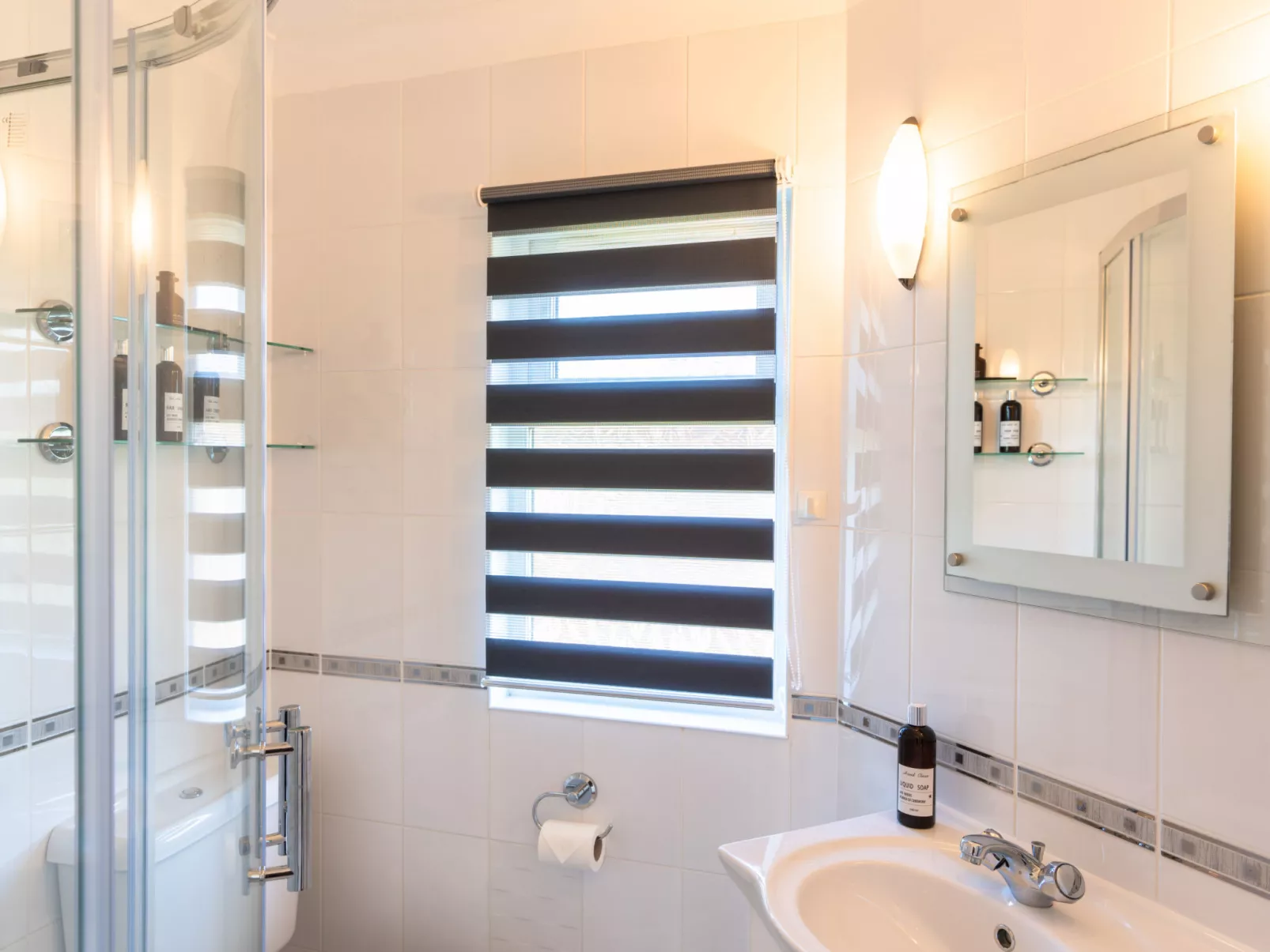 Serendipity Lodge-Binnen