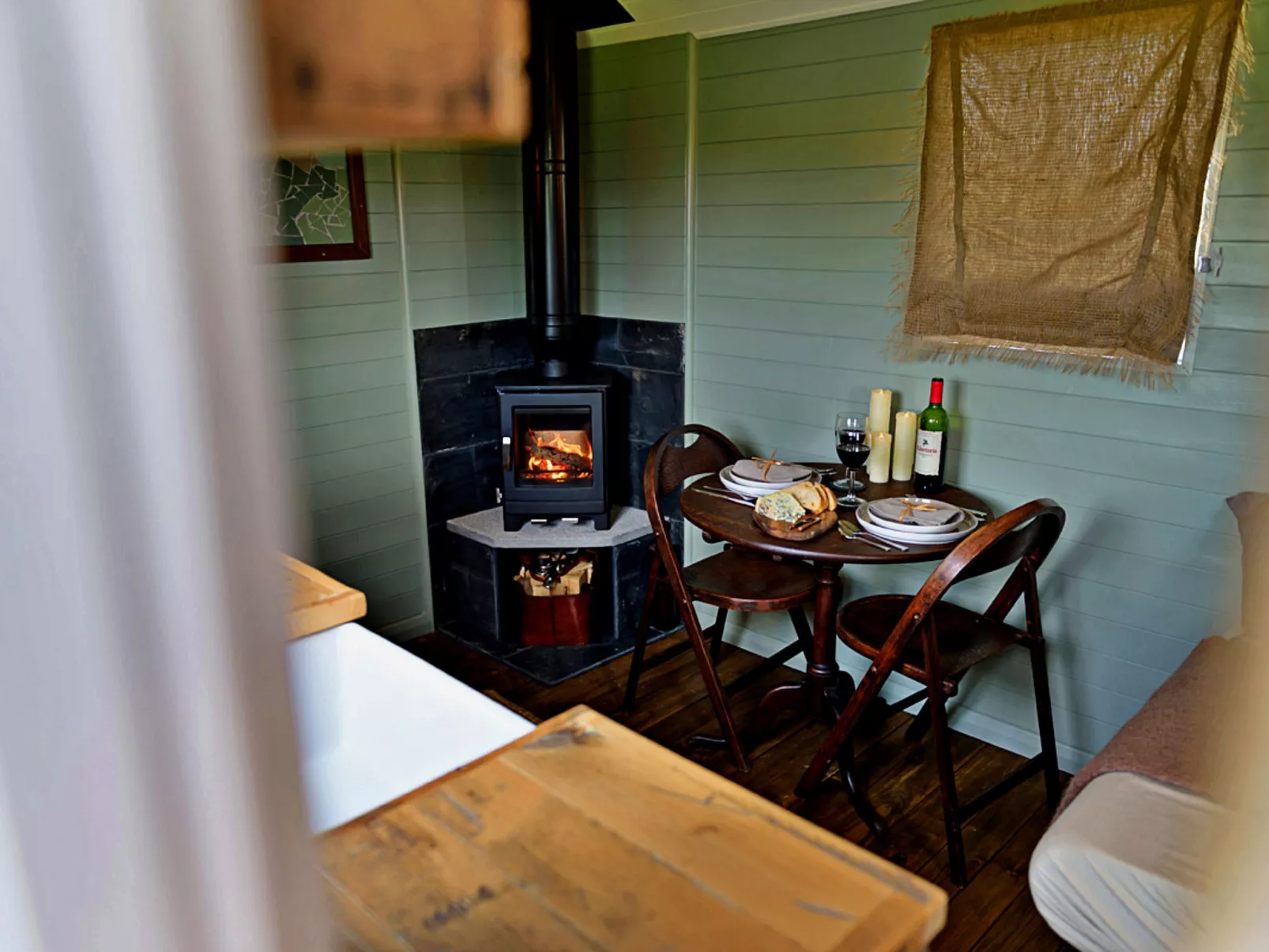 'Joan' Shepherds Hut-Binnen