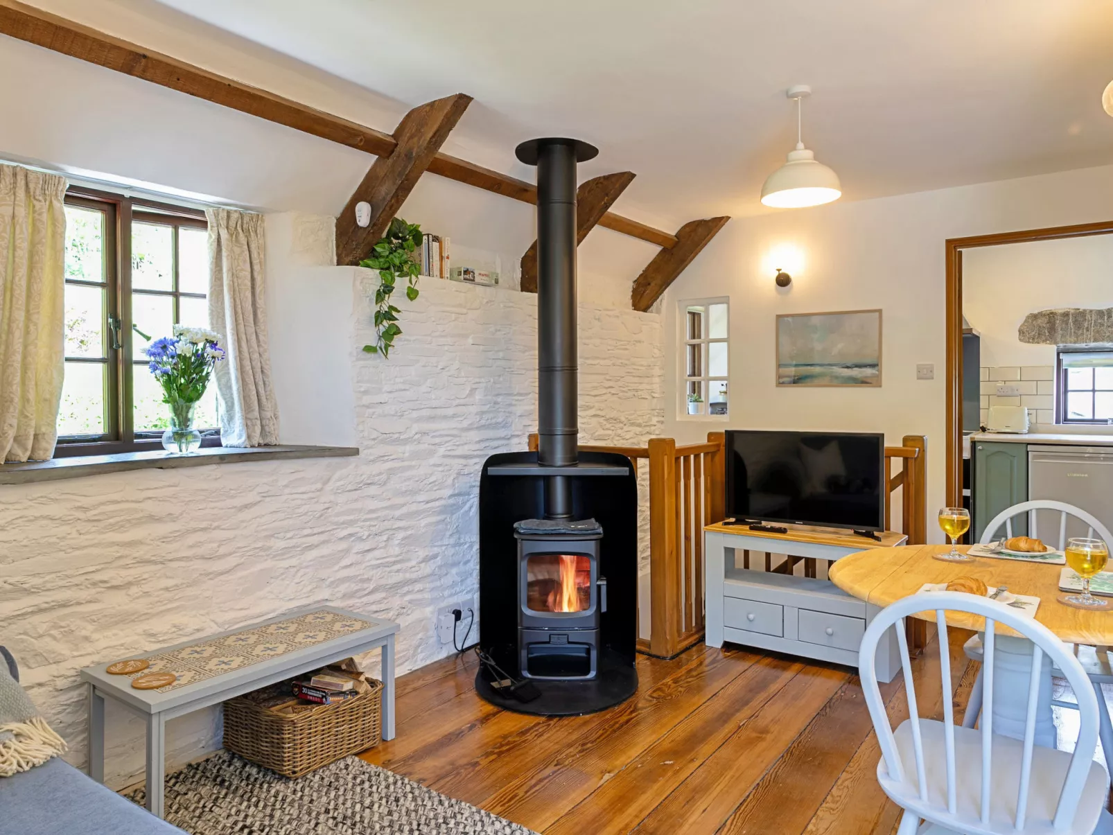 Rowella Cottage-Binnen