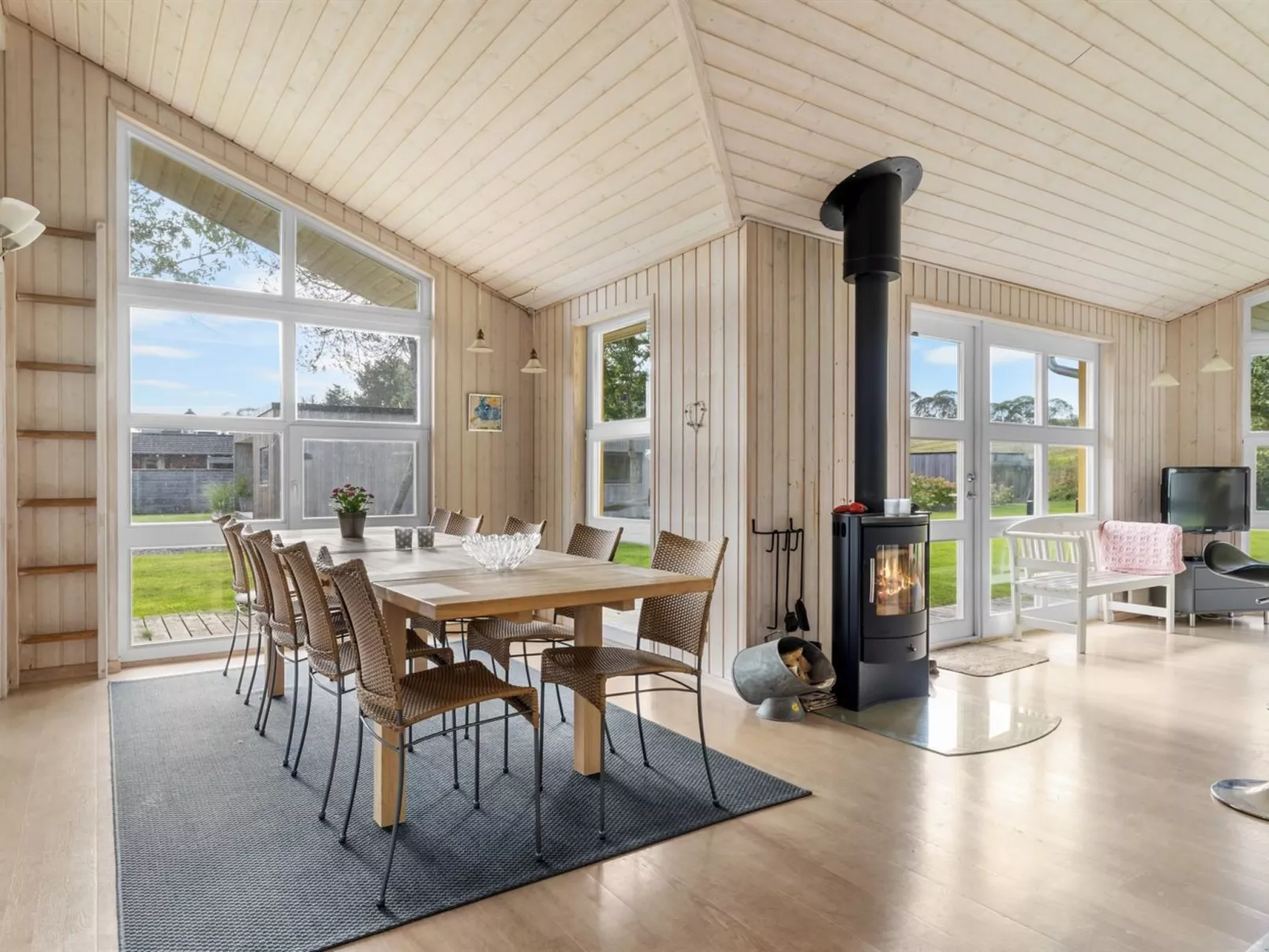 "Solja" - 85m from the sea-Binnen