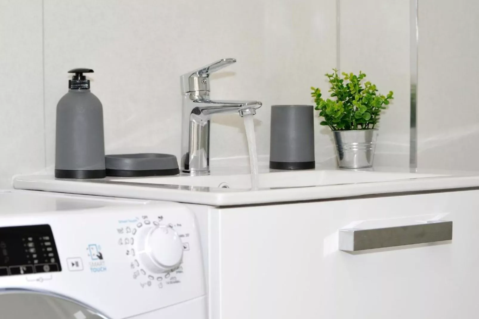 Apartment Sunshine Trogir - Three Bedroom Apartment with Balcony-Badkamer