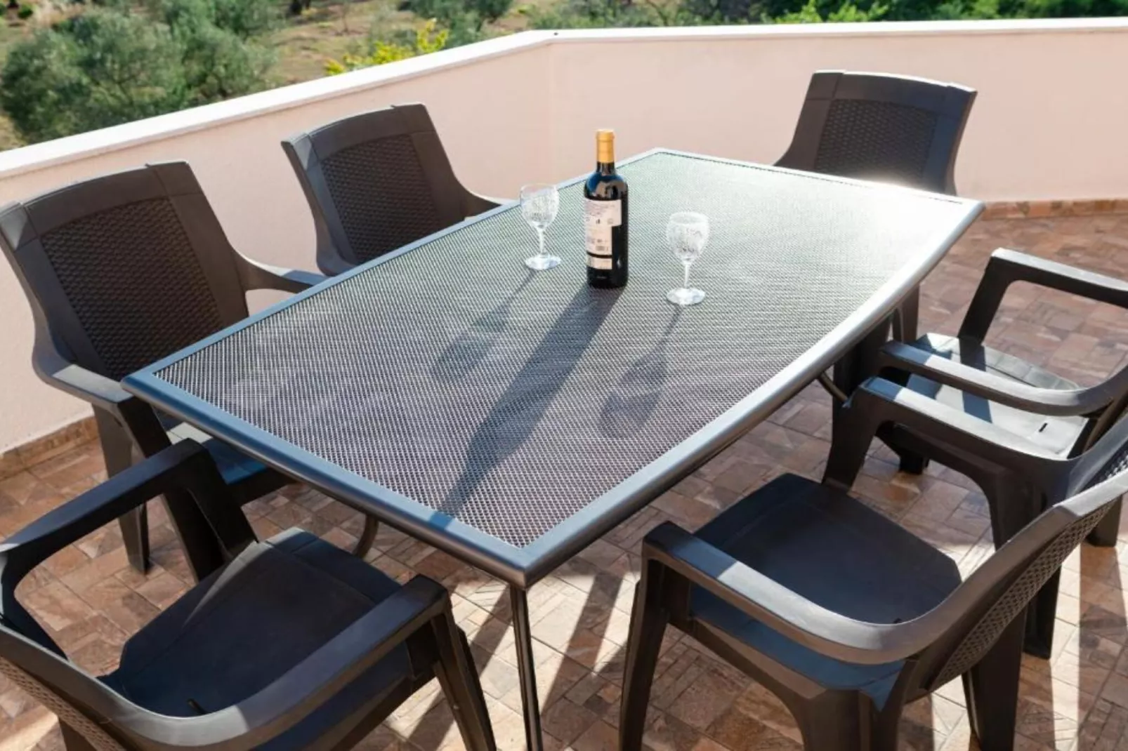 One Bedroom Apartment With Terrace (A1)-Niet-getagd