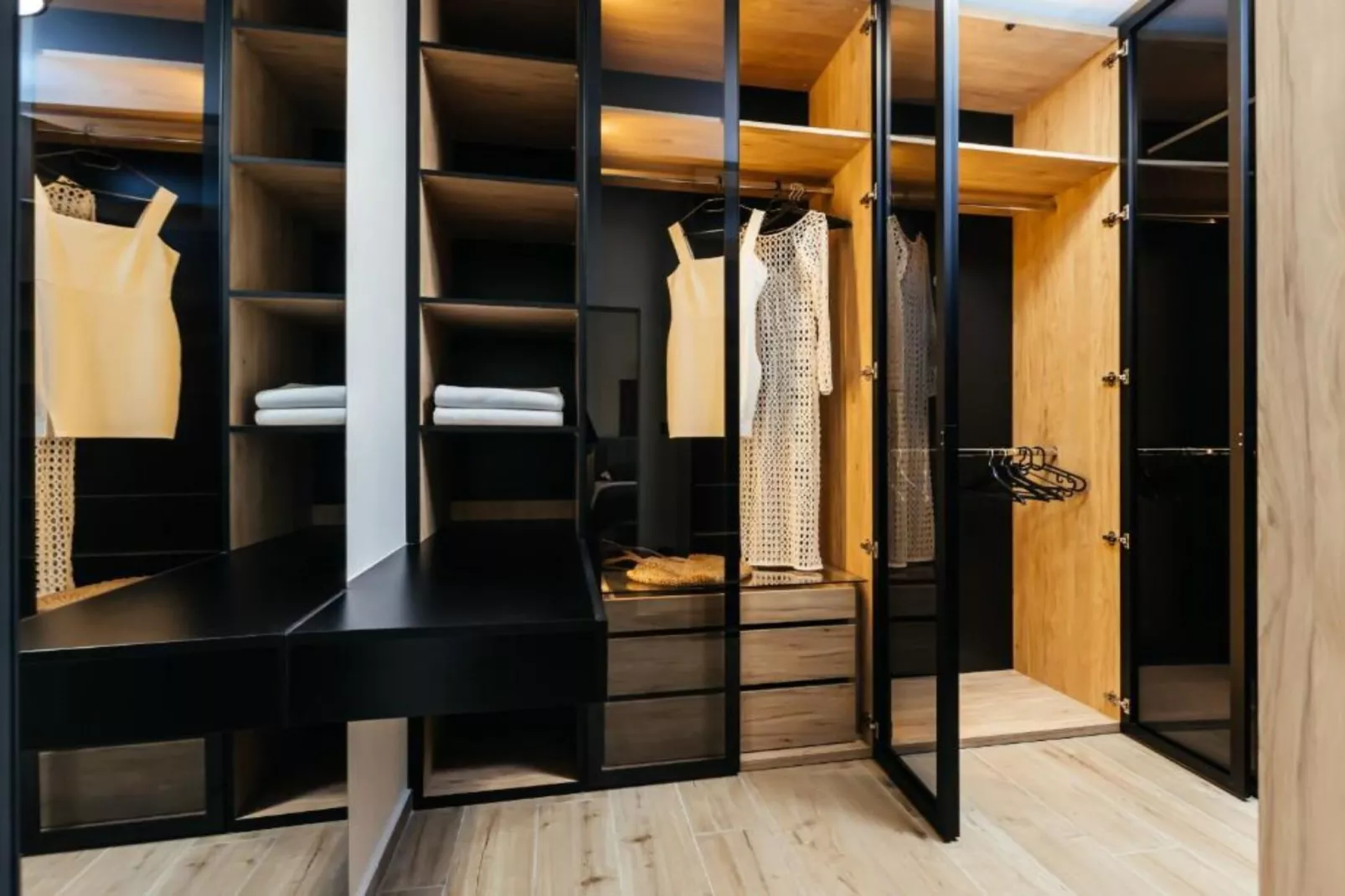 Luxury Villa Lara with Heated Pool, Hot-Tub and Sauna - Six Bedroom Villa with Pool-Slaapkamer