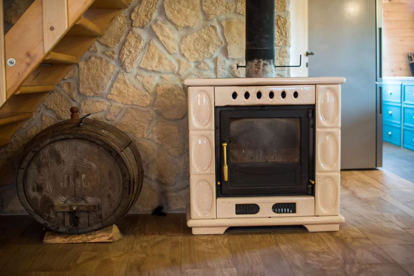 Serene Rustic Haven Holiday Home with Sauna - Two Bedroom Holiday Home with Sauna-Binnen