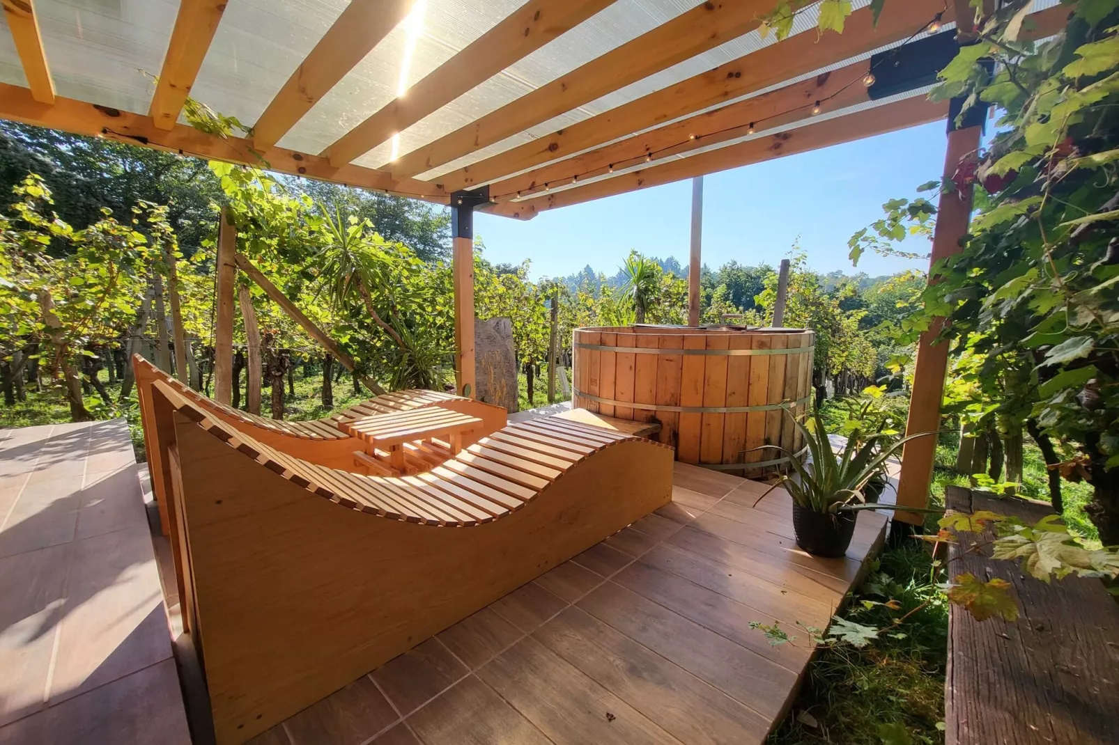 Harvest Horizon Holiday Home with Sauna - One Bedroom Holiday Home-Buitenlucht