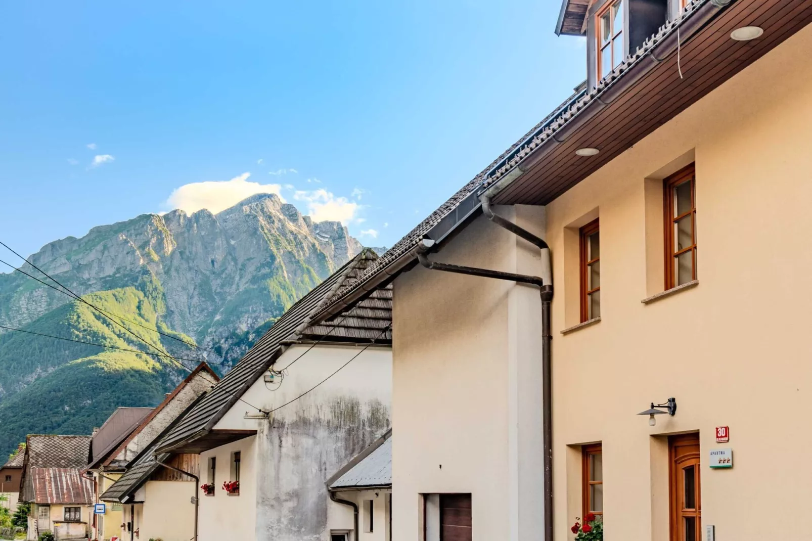 Log pod Mangartom Amazing Apartment with Balcony - One Bedroom Apartment with Balcony-Buitenlucht